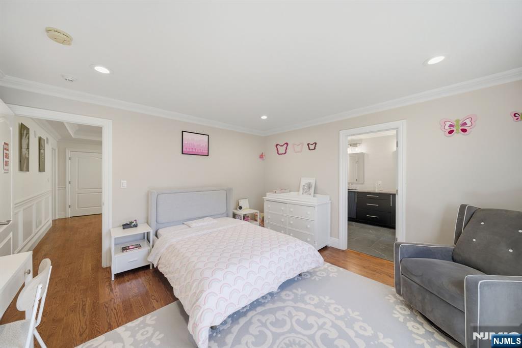 Tenafly, New Jersey, 07670, United States, 5 Bedrooms Bedrooms, ,5 BathroomsBathrooms,Residential,Active,1963283