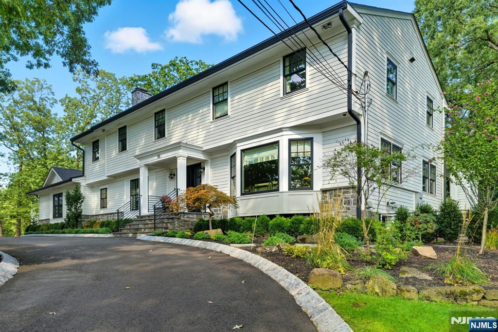 Tenafly, New Jersey, 07670, United States, 5 Bedrooms Bedrooms, ,7 BathroomsBathrooms,Residential,Active,1963399