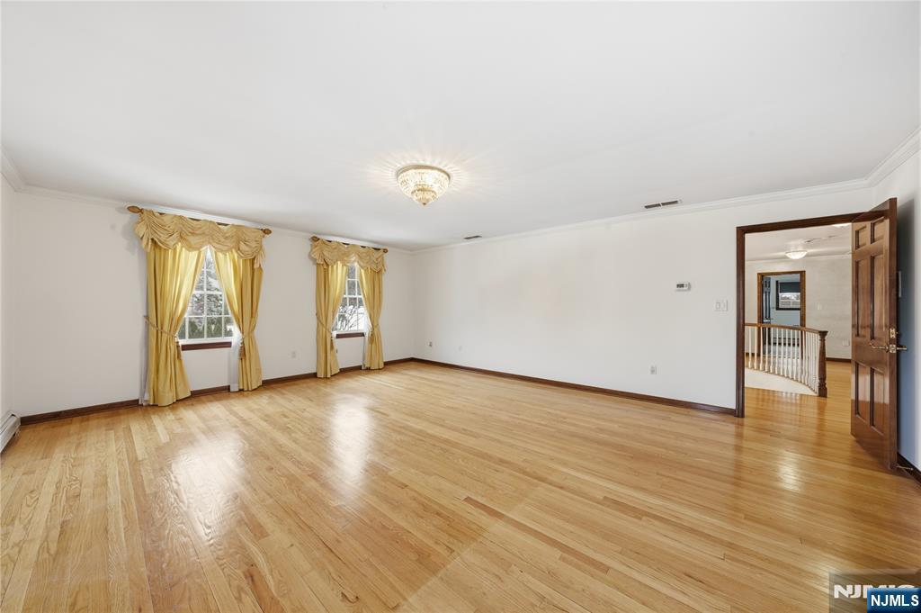 Cresskill, New Jersey, 07626, United States, 5 Bedrooms Bedrooms, ,5 BathroomsBathrooms,Residential,Active,2007619