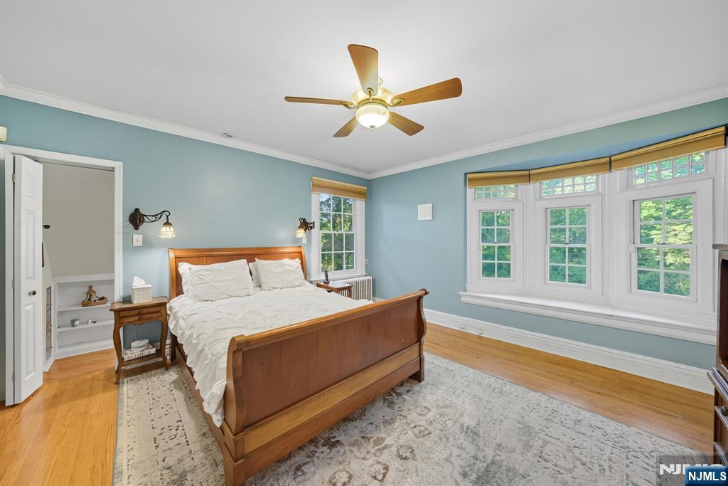 Tenafly, New Jersey, 07670, United States, 6 Bedrooms Bedrooms, ,4 BathroomsBathrooms,Residential,Active,1945075
