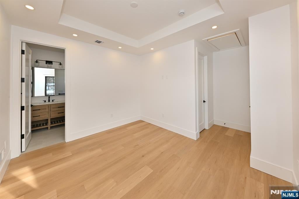 River Edge, New Jersey, 07661, United States, 5 Bedrooms Bedrooms, ,6 BathroomsBathrooms,Residential,Active,2014946