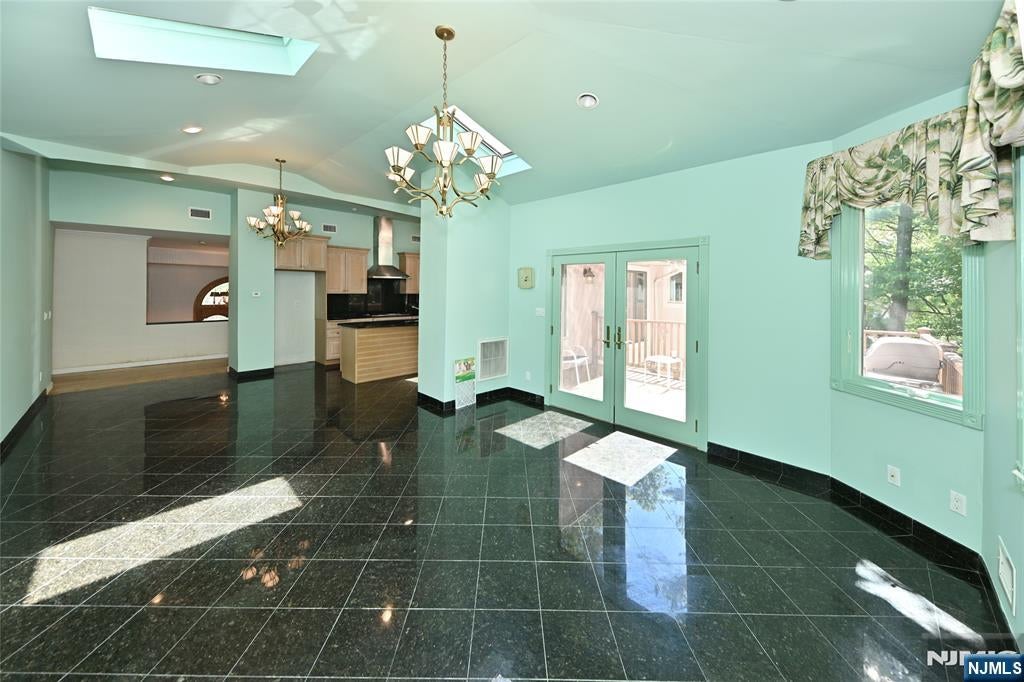 Englewood Cliffs, New Jersey, 07632, United States, 5 Bedrooms Bedrooms, ,4 BathroomsBathrooms,Residential,Active,1929465