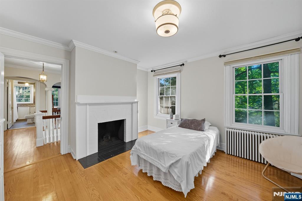Tenafly, New Jersey, 07670, United States, 6 Bedrooms Bedrooms, ,4 BathroomsBathrooms,Residential,Active,1945075