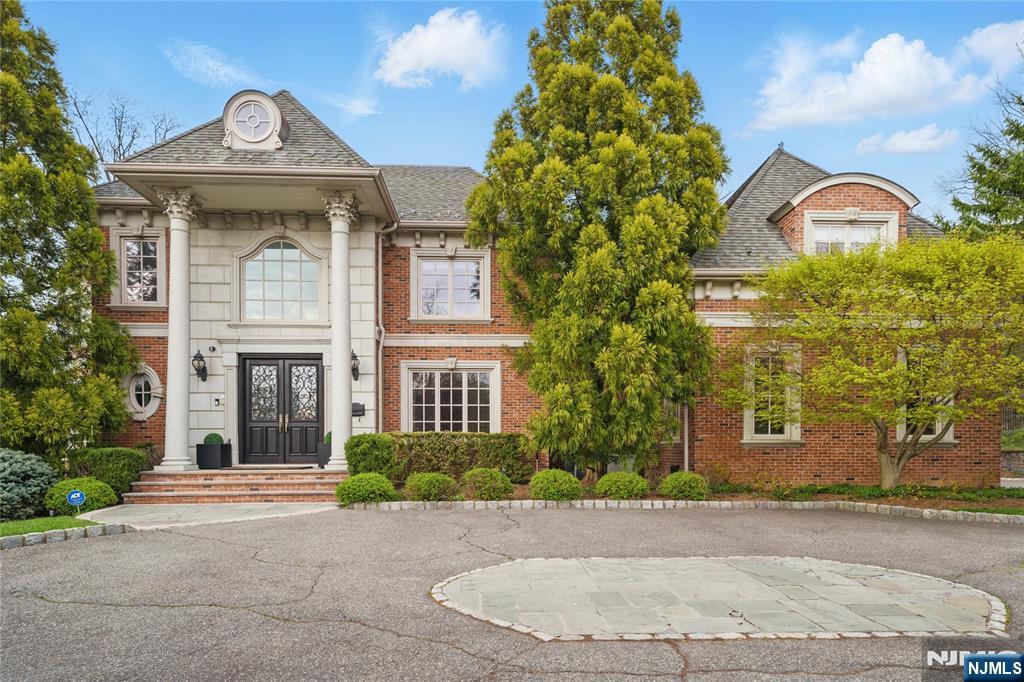 Tenafly, New Jersey, 07670, United States, 7 Bedrooms Bedrooms, ,9 BathroomsBathrooms,Residential,Active,1919077