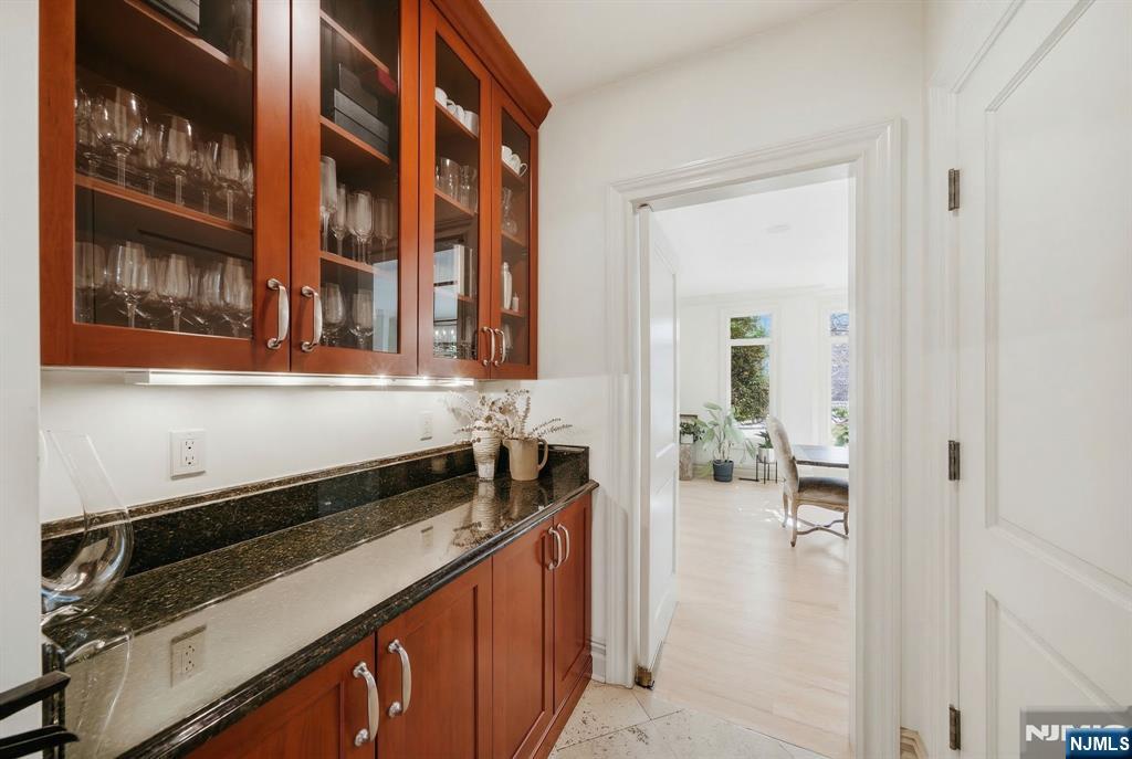 Tenafly, New Jersey, 07670, United States, 6 Bedrooms Bedrooms, ,7 BathroomsBathrooms,Residential,Active,2043827