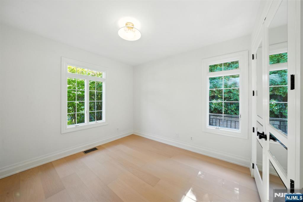Tenafly, New Jersey, 07670, United States, 6 Bedrooms Bedrooms, ,7 BathroomsBathrooms,Residential,Active,1927680