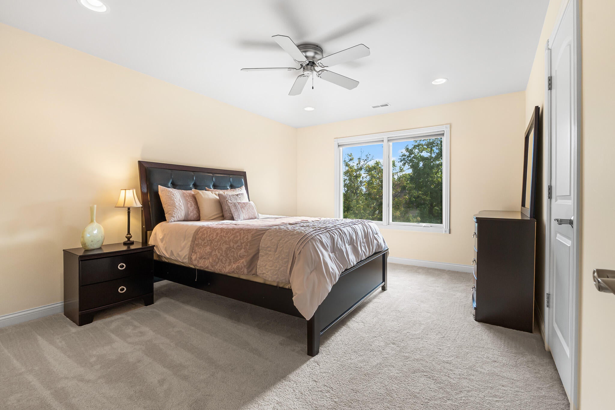 Villa Hills, Kentucky, 41017, United States, 5 Bedrooms Bedrooms, ,8 BathroomsBathrooms,Residential,Active,2011436