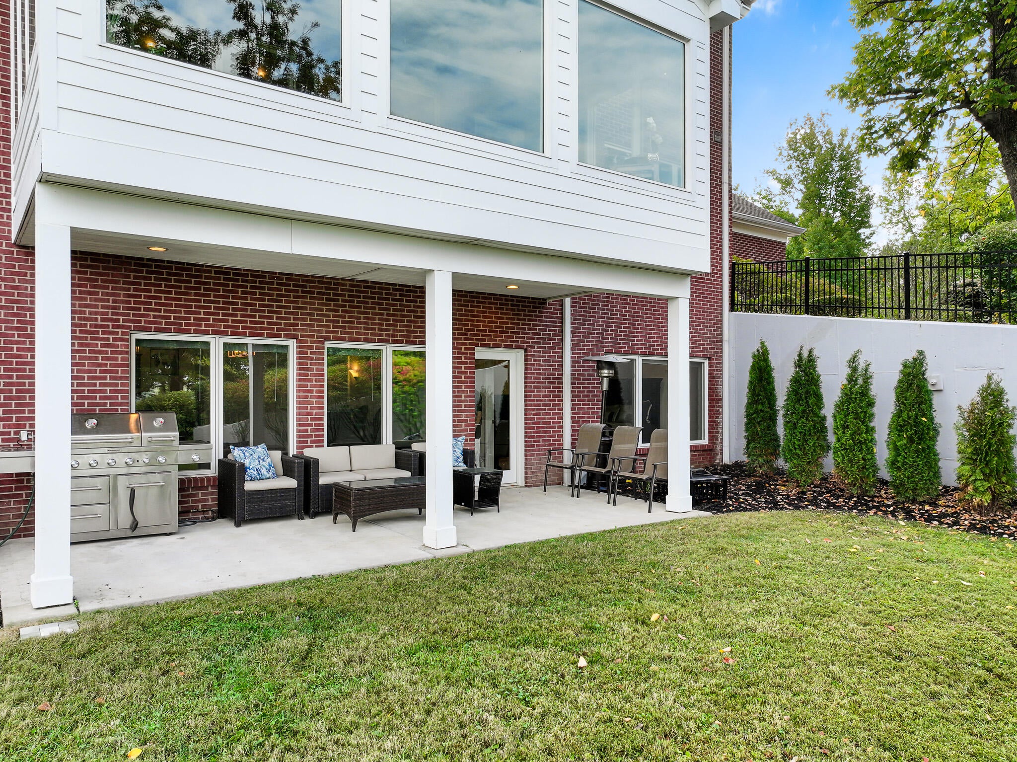 Villa Hills, Kentucky, 41017, United States, 5 Bedrooms Bedrooms, ,8 BathroomsBathrooms,Residential,Active,2011436