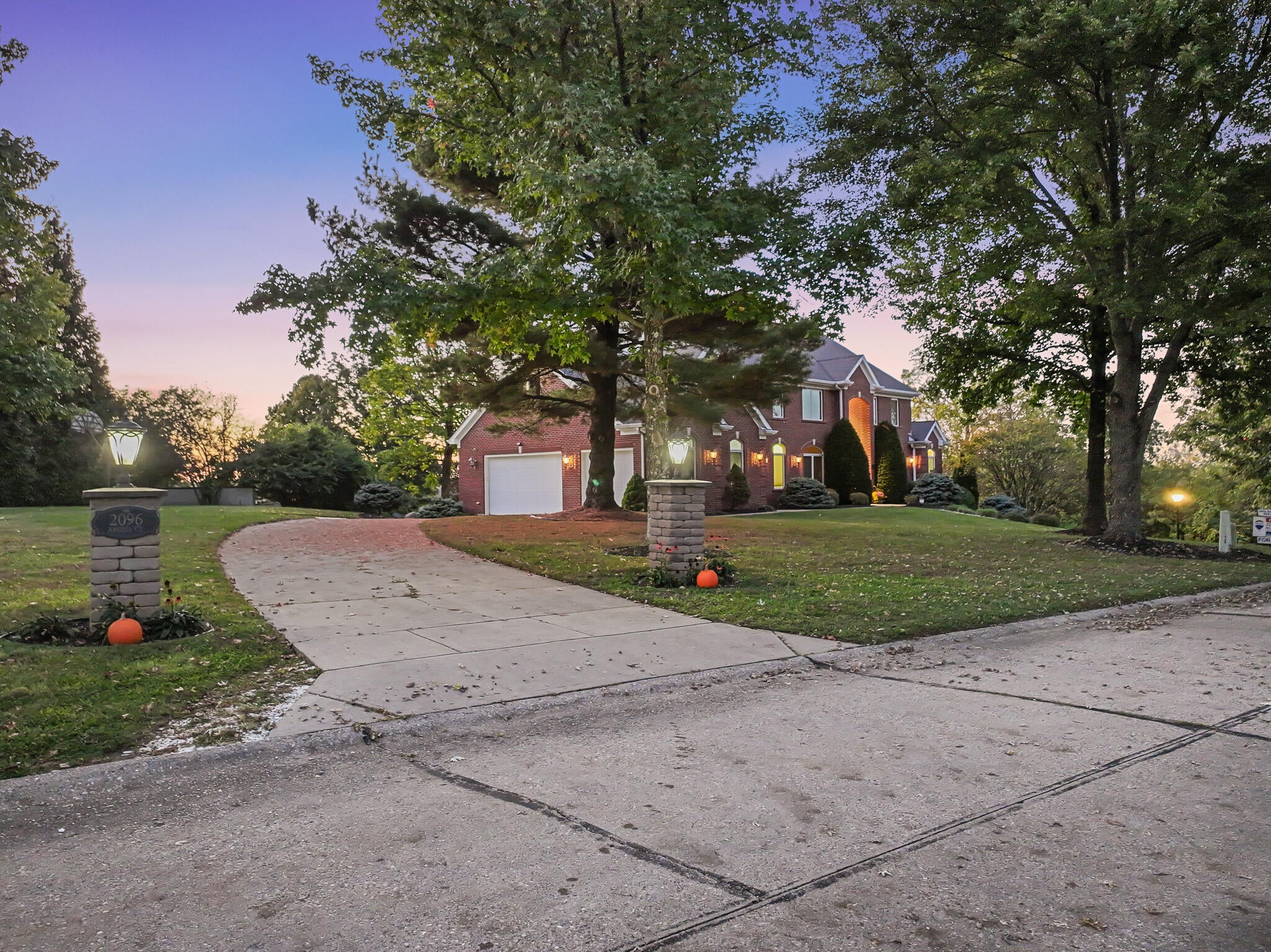 Villa Hills, Kentucky, 41017, United States, 5 Bedrooms Bedrooms, ,8 BathroomsBathrooms,Residential,Active,2002604