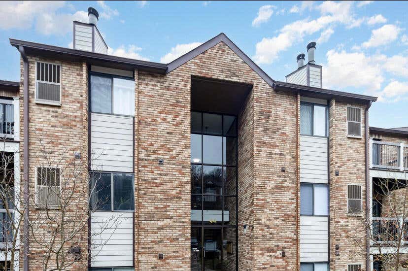 12 Woodland Hills Dr Unit 10  