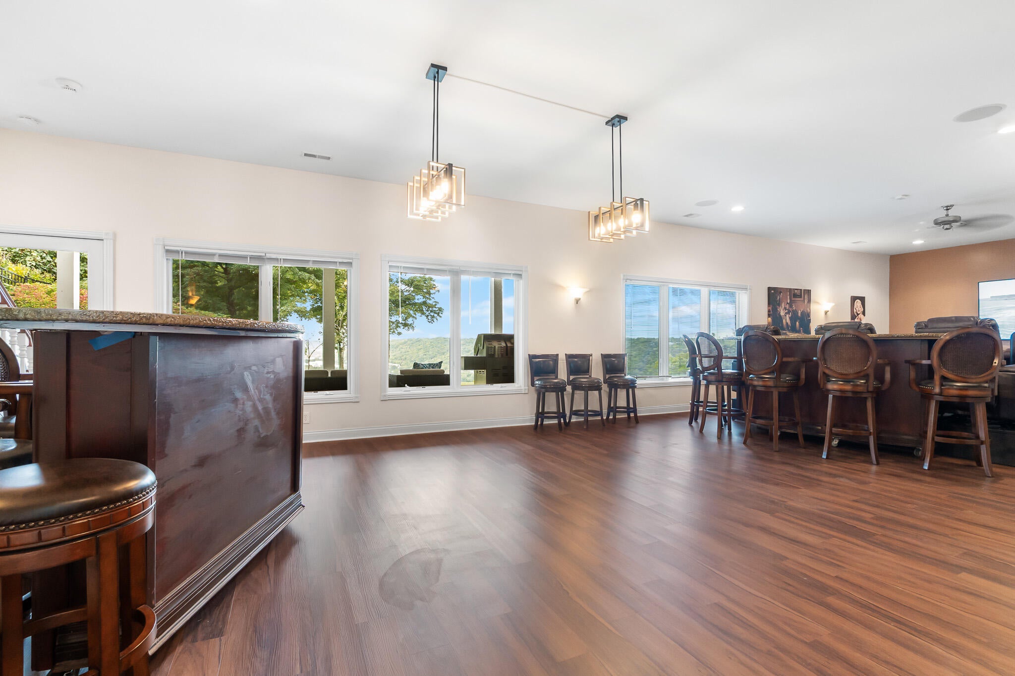 Villa Hills, Kentucky, 41017, United States, 5 Bedrooms Bedrooms, ,8 BathroomsBathrooms,Residential,Active,2002604