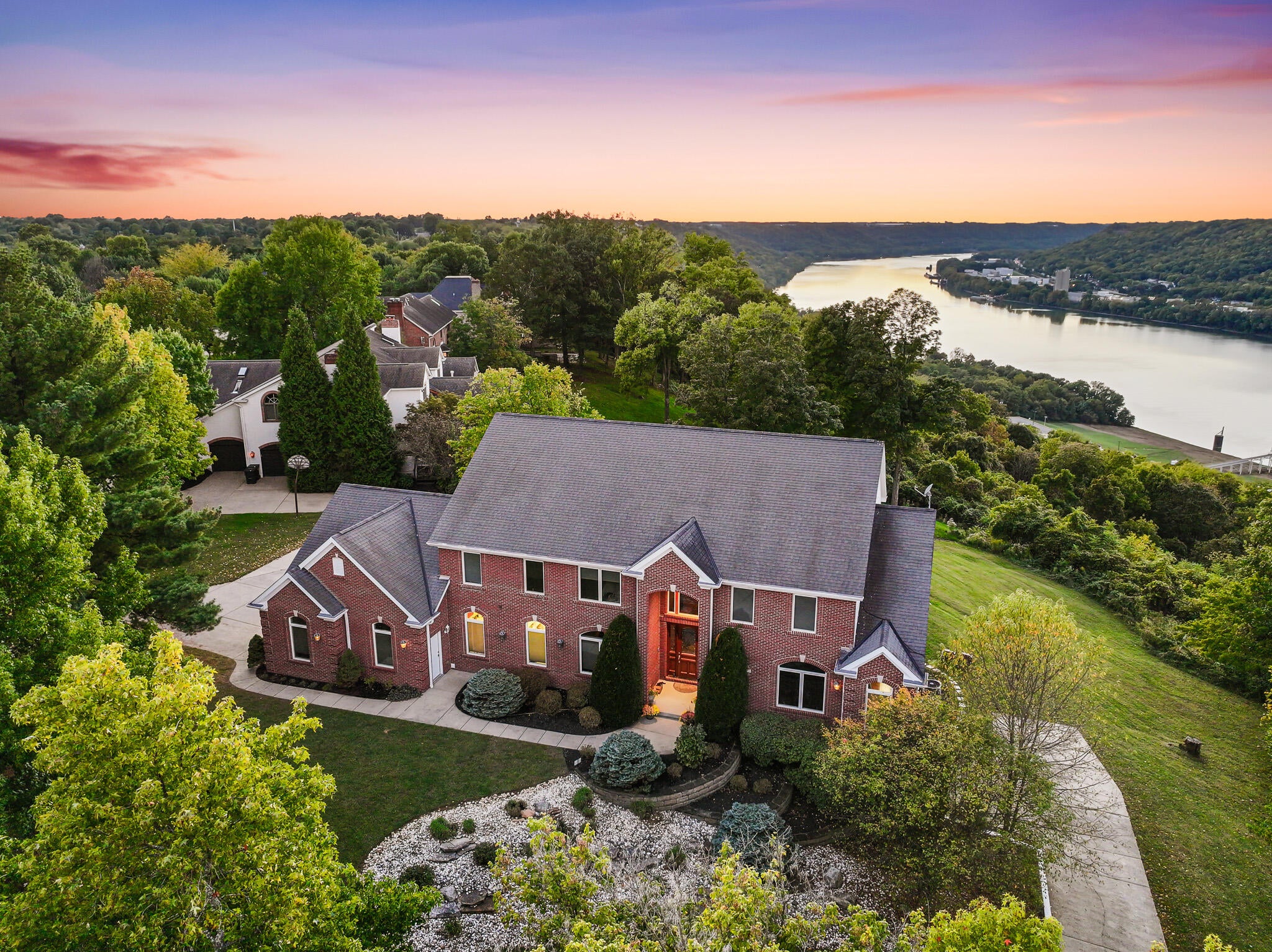 Villa Hills, Kentucky, 41017, United States, 5 Bedrooms Bedrooms, ,8 BathroomsBathrooms,Residential,Active,2002604