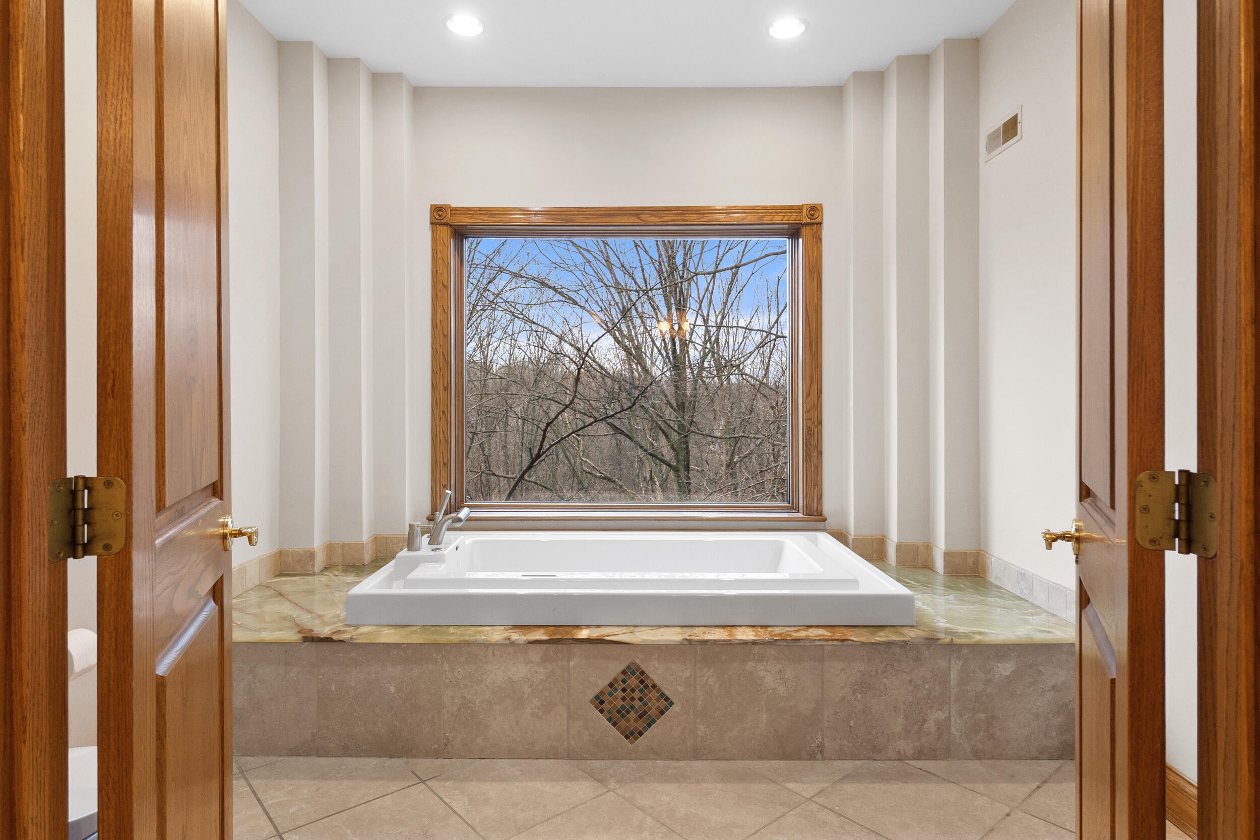 Fort Mitchell, Kentucky, 41017, United States, 6 Bedrooms Bedrooms, ,10 BathroomsBathrooms,Residential,Active,2010907