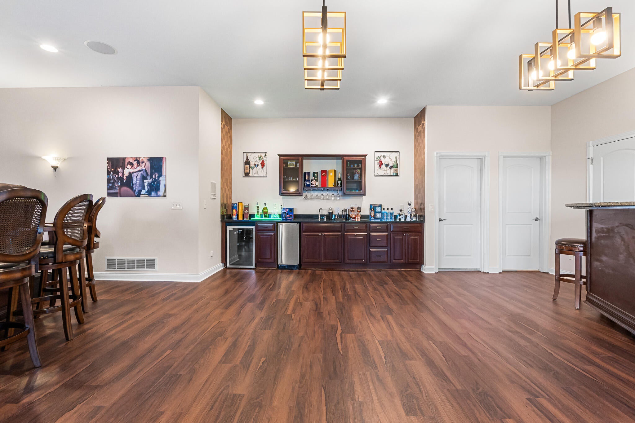 Villa Hills, Kentucky, 41017, United States, 5 Bedrooms Bedrooms, ,8 BathroomsBathrooms,Residential,Active,2011436