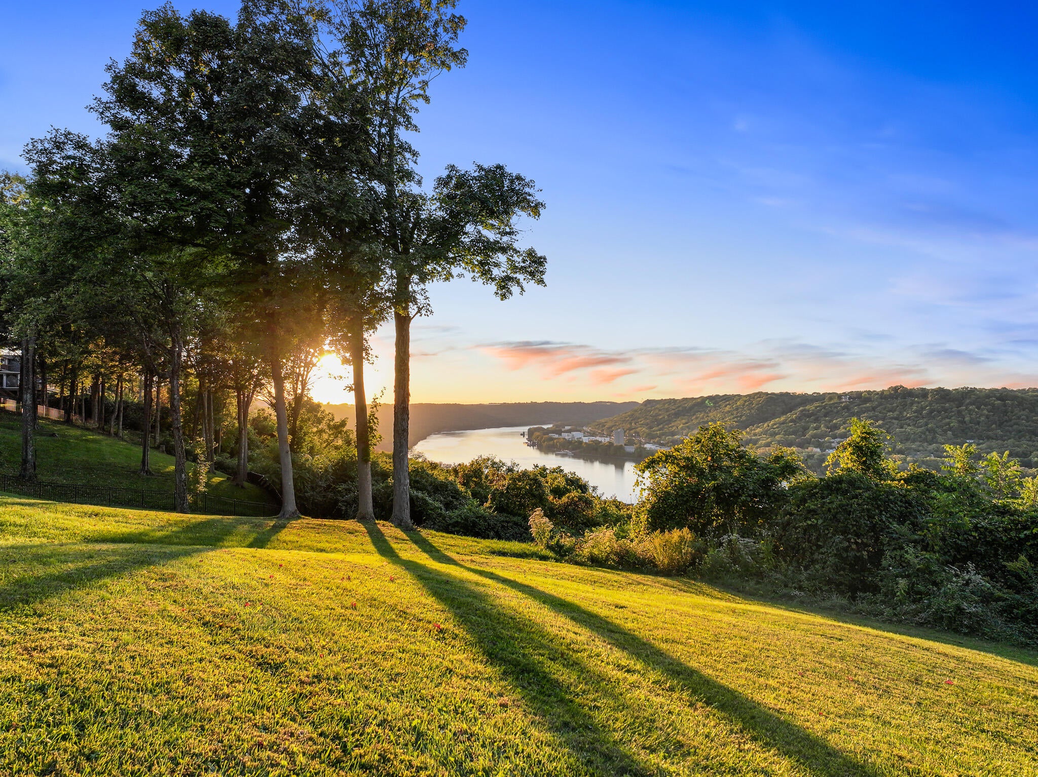 Villa Hills, Kentucky, 41017, United States, 5 Bedrooms Bedrooms, ,8 BathroomsBathrooms,Residential,Active,2002604