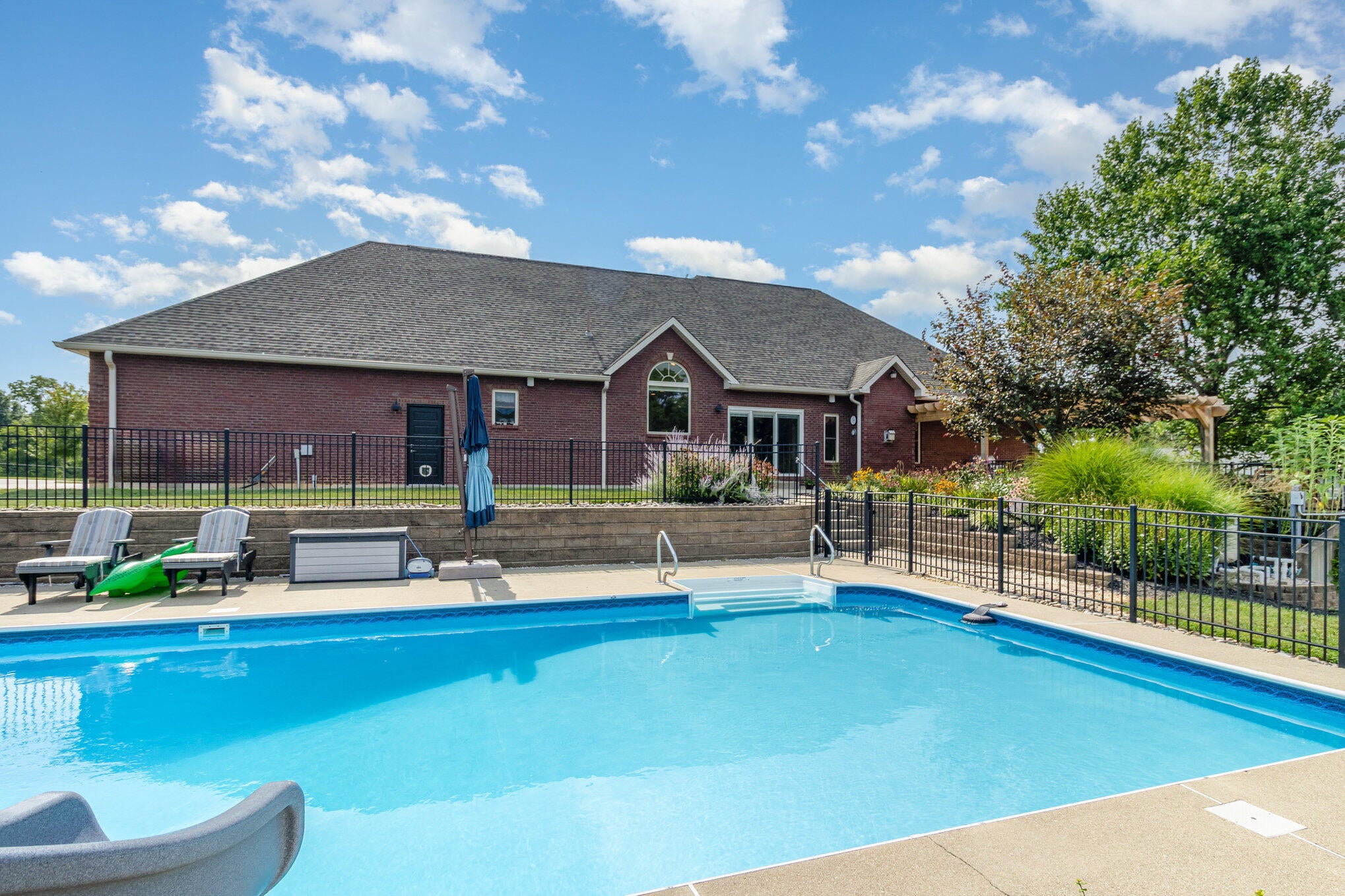 Verona, Kentucky, 41092, United States, 4 Bedrooms Bedrooms, ,3 BathroomsBathrooms,Residential,Active,1926912