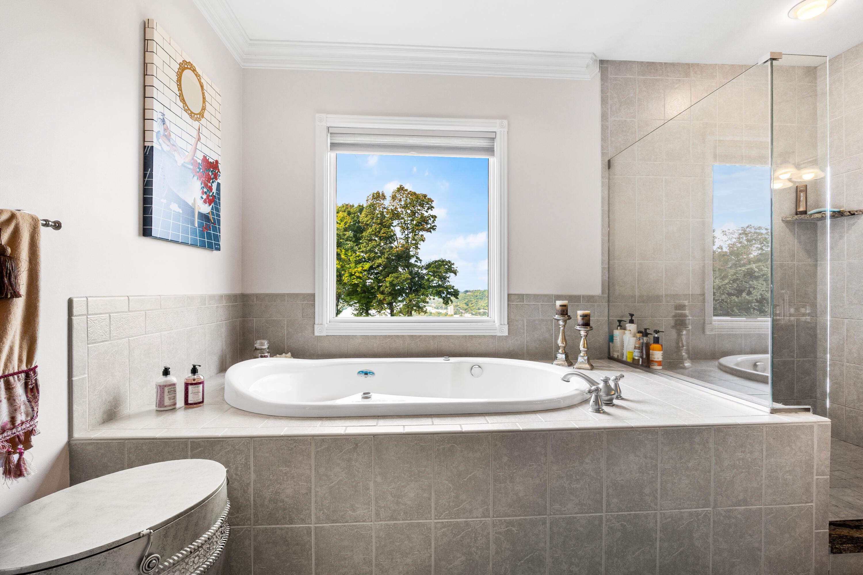 Villa Hills, Kentucky, 41017, United States, 5 Bedrooms Bedrooms, ,8 BathroomsBathrooms,Residential,Active,2011436