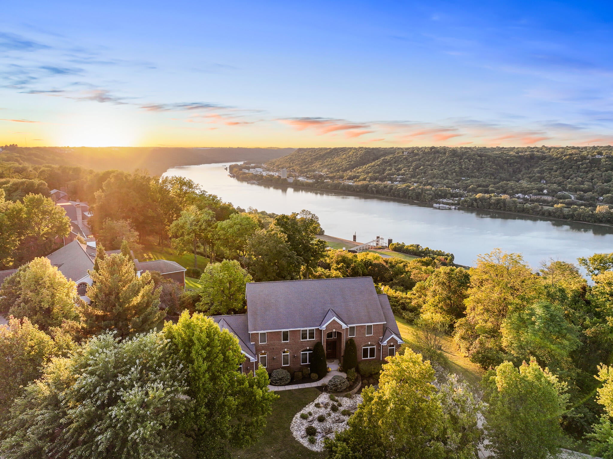Villa Hills, Kentucky, 41017, United States, 5 Bedrooms Bedrooms, ,8 BathroomsBathrooms,Residential,Active,2011436