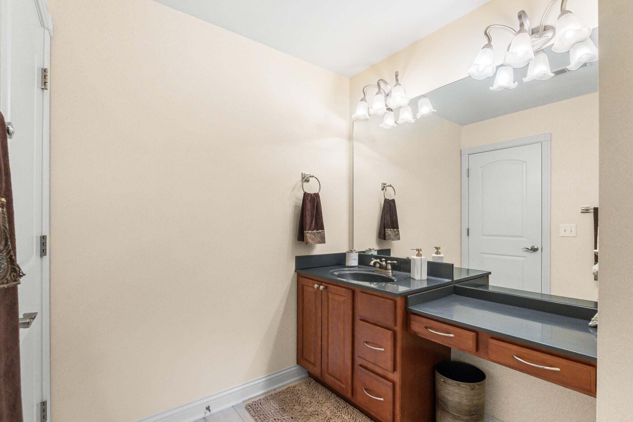 Villa Hills, Kentucky, 41017, United States, 5 Bedrooms Bedrooms, ,8 BathroomsBathrooms,Residential,Active,2002604