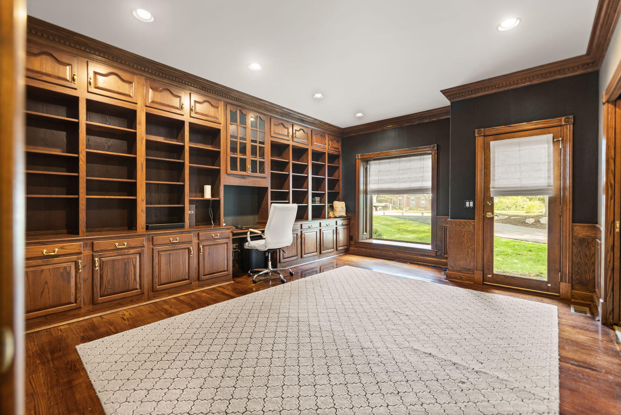 Fort Mitchell, Kentucky, 41017, United States, 6 Bedrooms Bedrooms, ,10 BathroomsBathrooms,Residential,Active,2010907