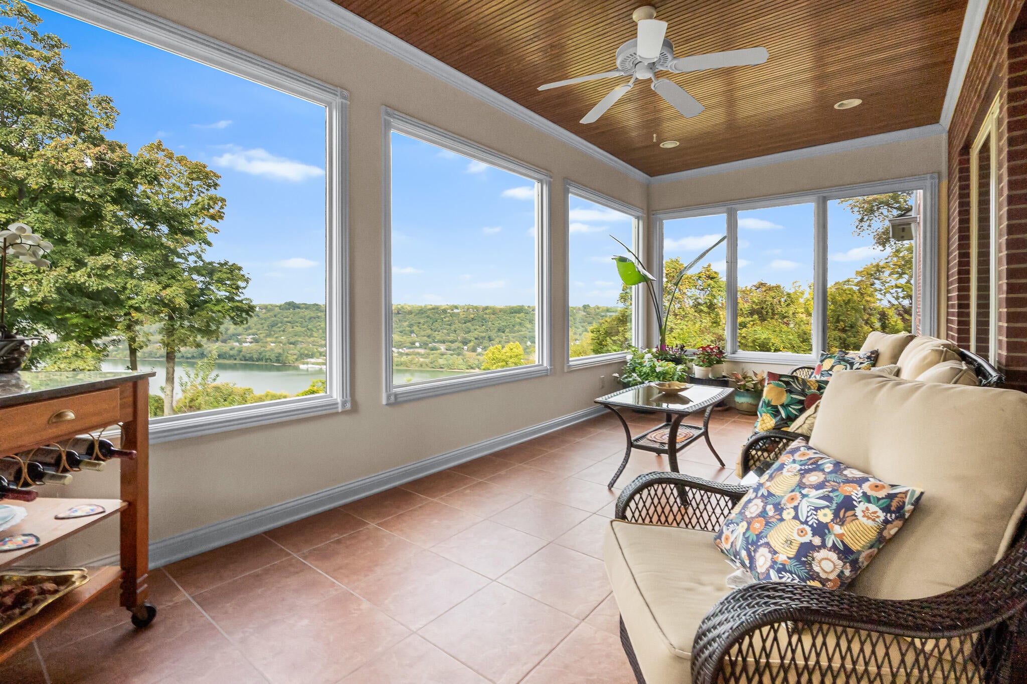 Villa Hills, Kentucky, 41017, United States, 5 Bedrooms Bedrooms, ,8 BathroomsBathrooms,Residential,Active,2011436