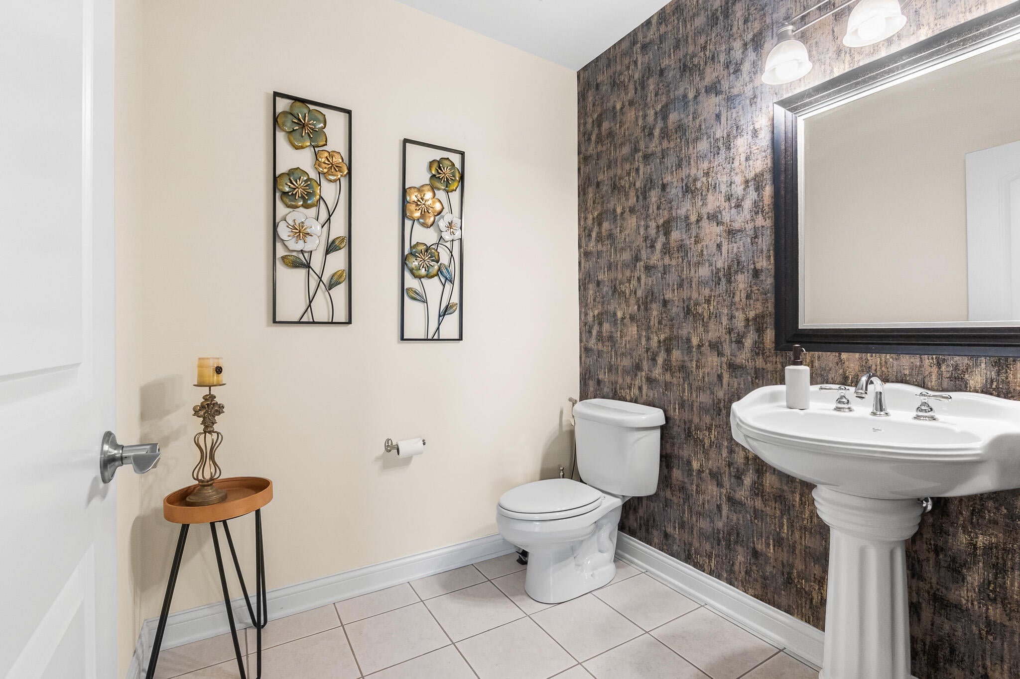 Villa Hills, Kentucky, 41017, United States, 5 Bedrooms Bedrooms, ,8 BathroomsBathrooms,Residential,Active,2011436