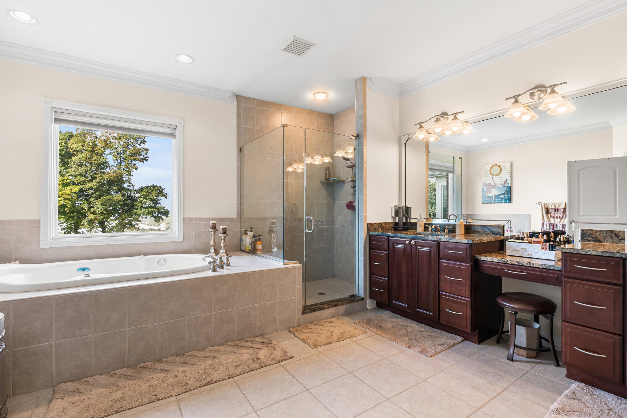 Villa Hills, Kentucky, 41017, United States, 5 Bedrooms Bedrooms, ,8 BathroomsBathrooms,Residential,Active,2011436