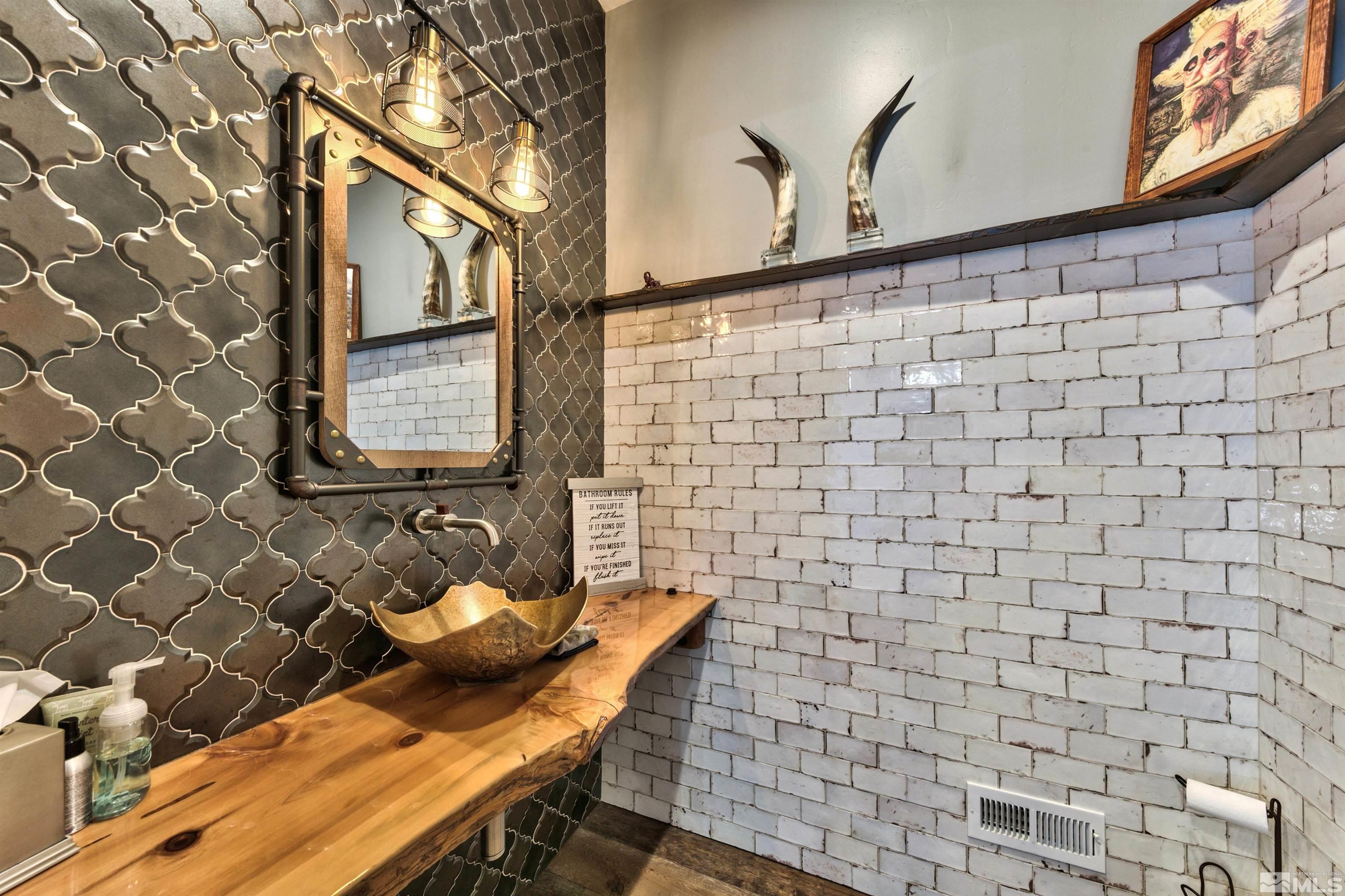 Gardnerville, Nevada, 89460, United States, ,8 BathroomsBathrooms,Residential,Active,1806576