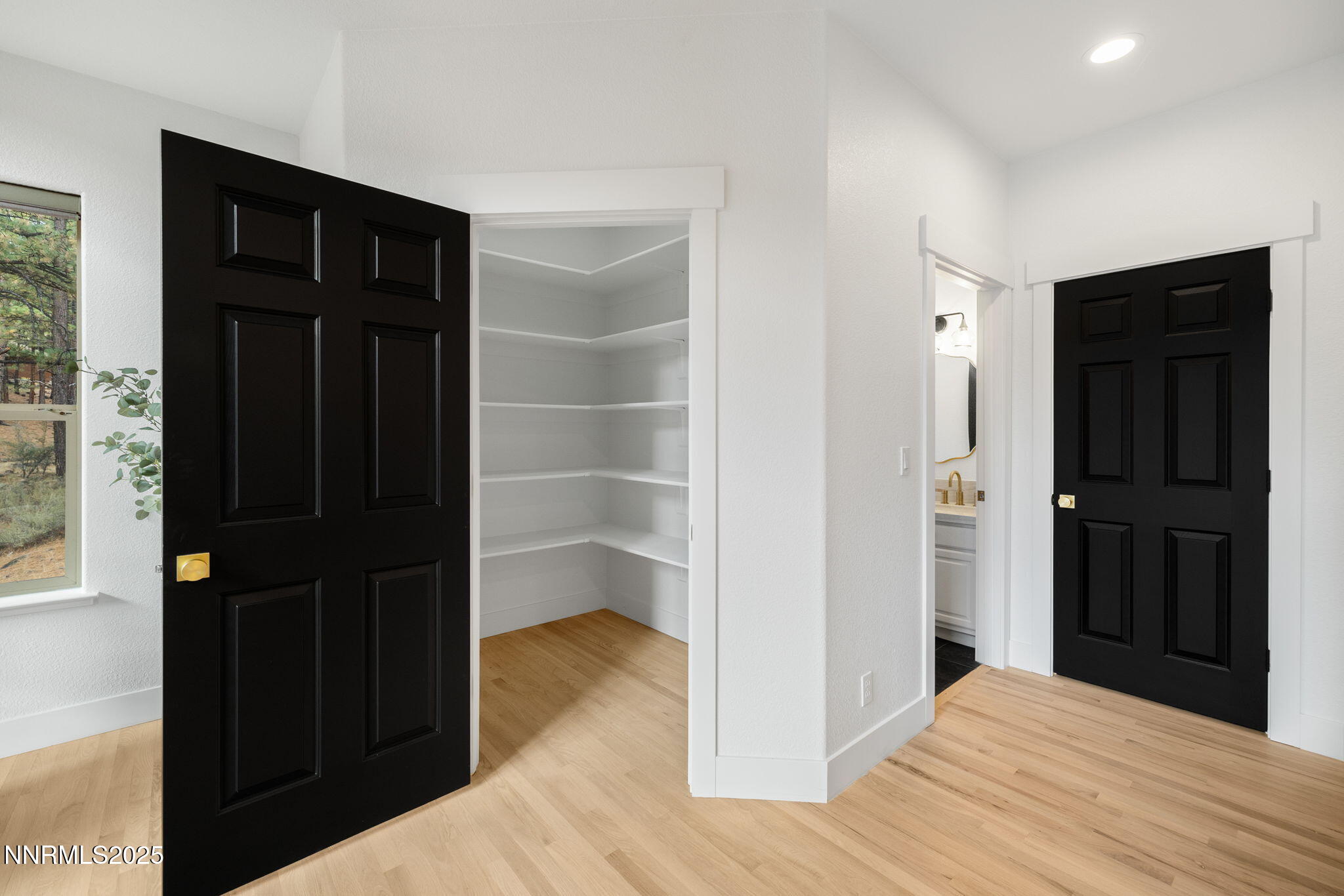 Reno, Nevada, 89511, United States, 5 Bedrooms Bedrooms, ,4 BathroomsBathrooms,Residential,Active,1952602