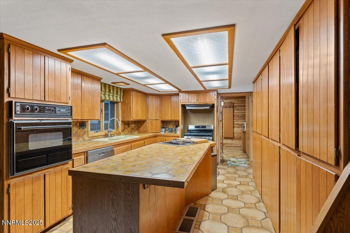 Reno, Nevada, 89511, United States, 3 Bedrooms Bedrooms, ,3 BathroomsBathrooms,Residential,Active,1919399