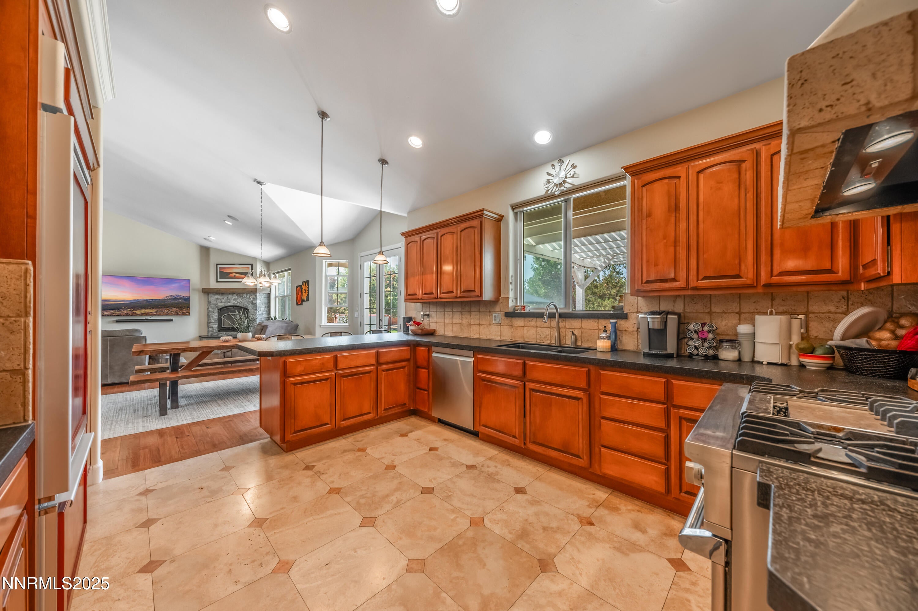 Minden, Nevada, 89423, United States, 4 Bedrooms Bedrooms, ,3 BathroomsBathrooms,Residential,Active,1987210