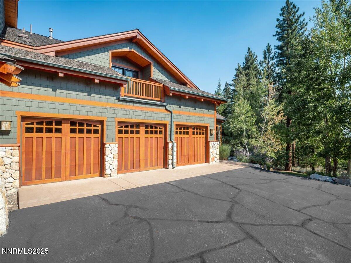 Gardnerville, Nevada, 89460, United States, 5 Bedrooms Bedrooms, ,7 BathroomsBathrooms,Residential,Active,1941107