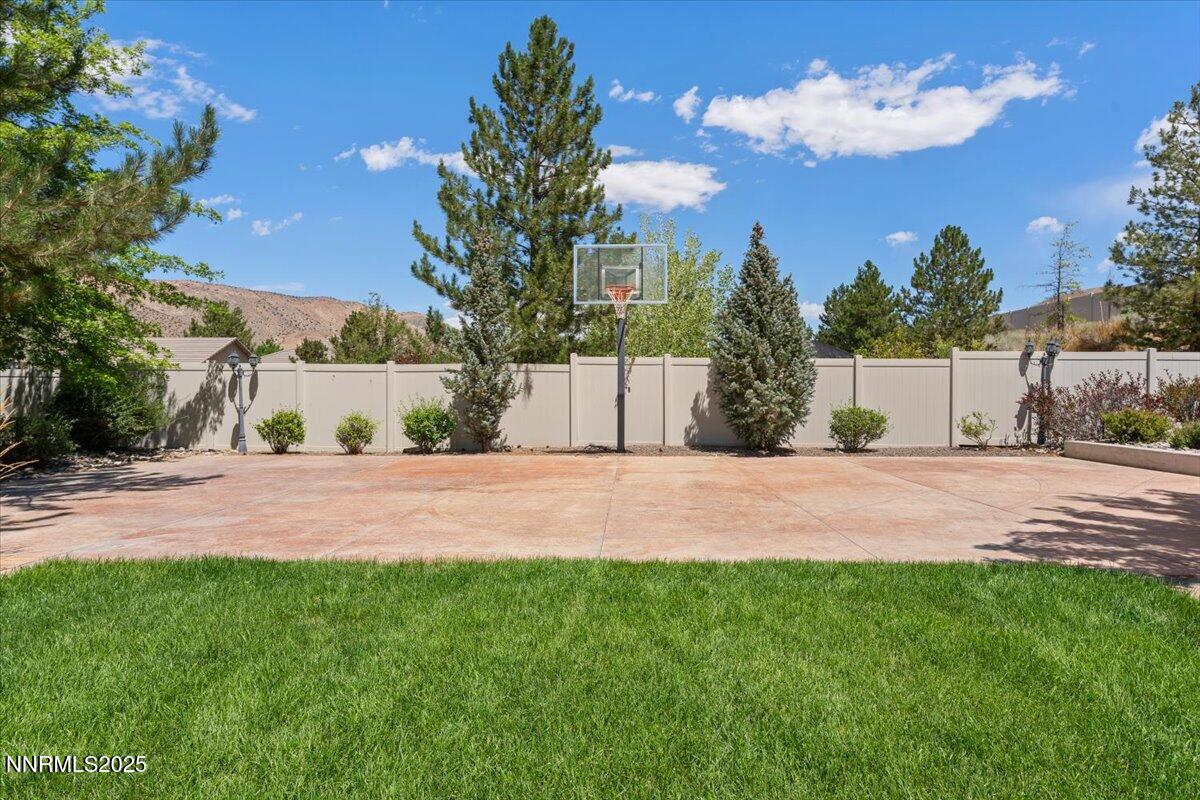 Sparks, Nevada, 89441, United States, 5 Bedrooms Bedrooms, ,4 BathroomsBathrooms,Residential,Active,1904747