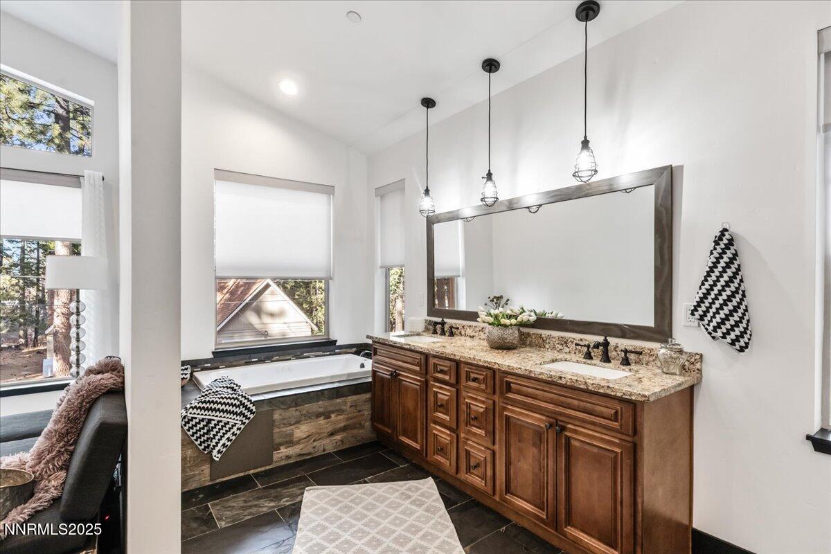 South Lake Tahoe, California, 96150, United States, 4 Bedrooms Bedrooms, ,3 BathroomsBathrooms,Residential,Active,2007137