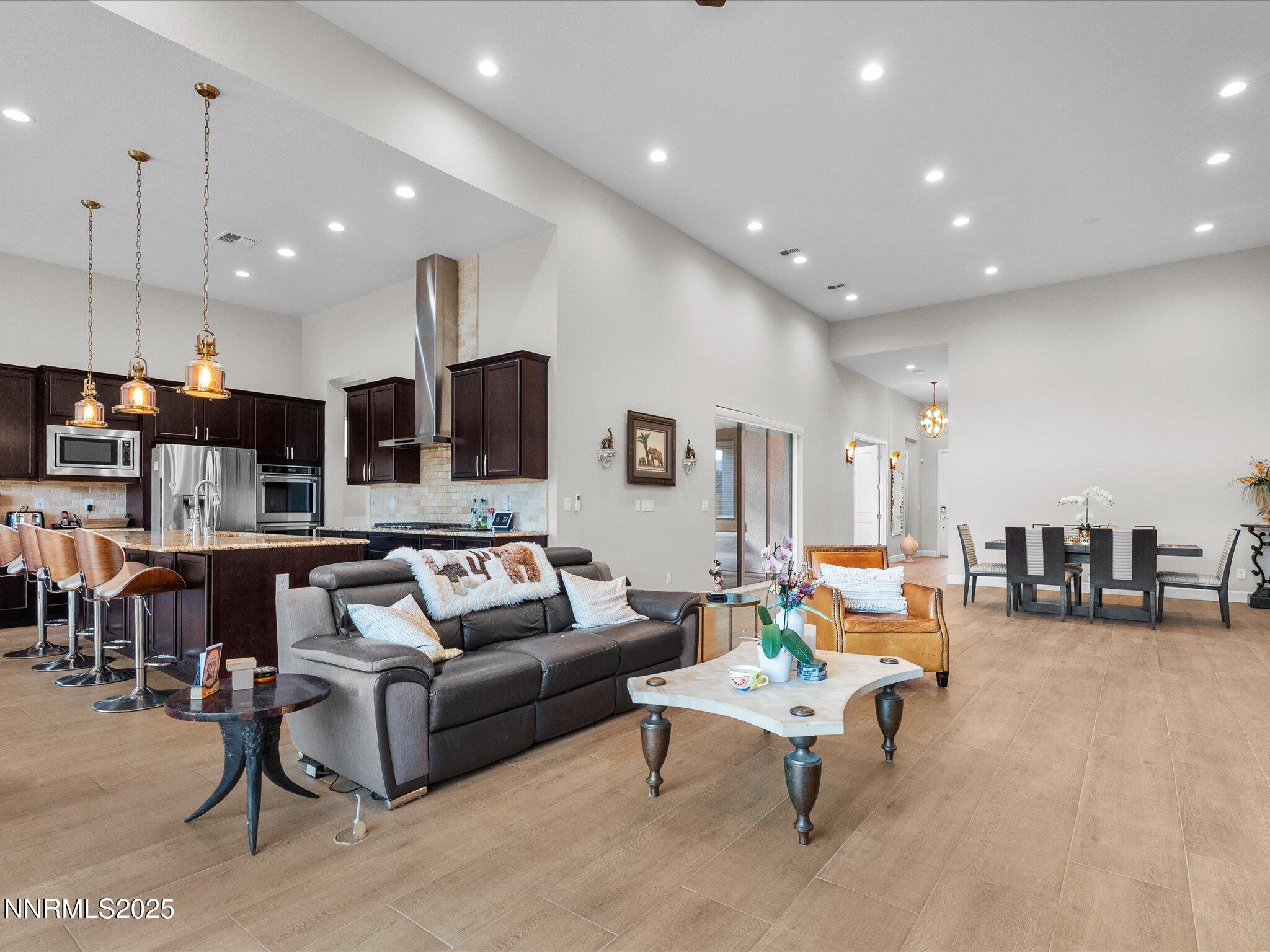 Reno, Nevada, 89521, United States, 3 Bedrooms Bedrooms, ,4 BathroomsBathrooms,Residential,Active,1884971