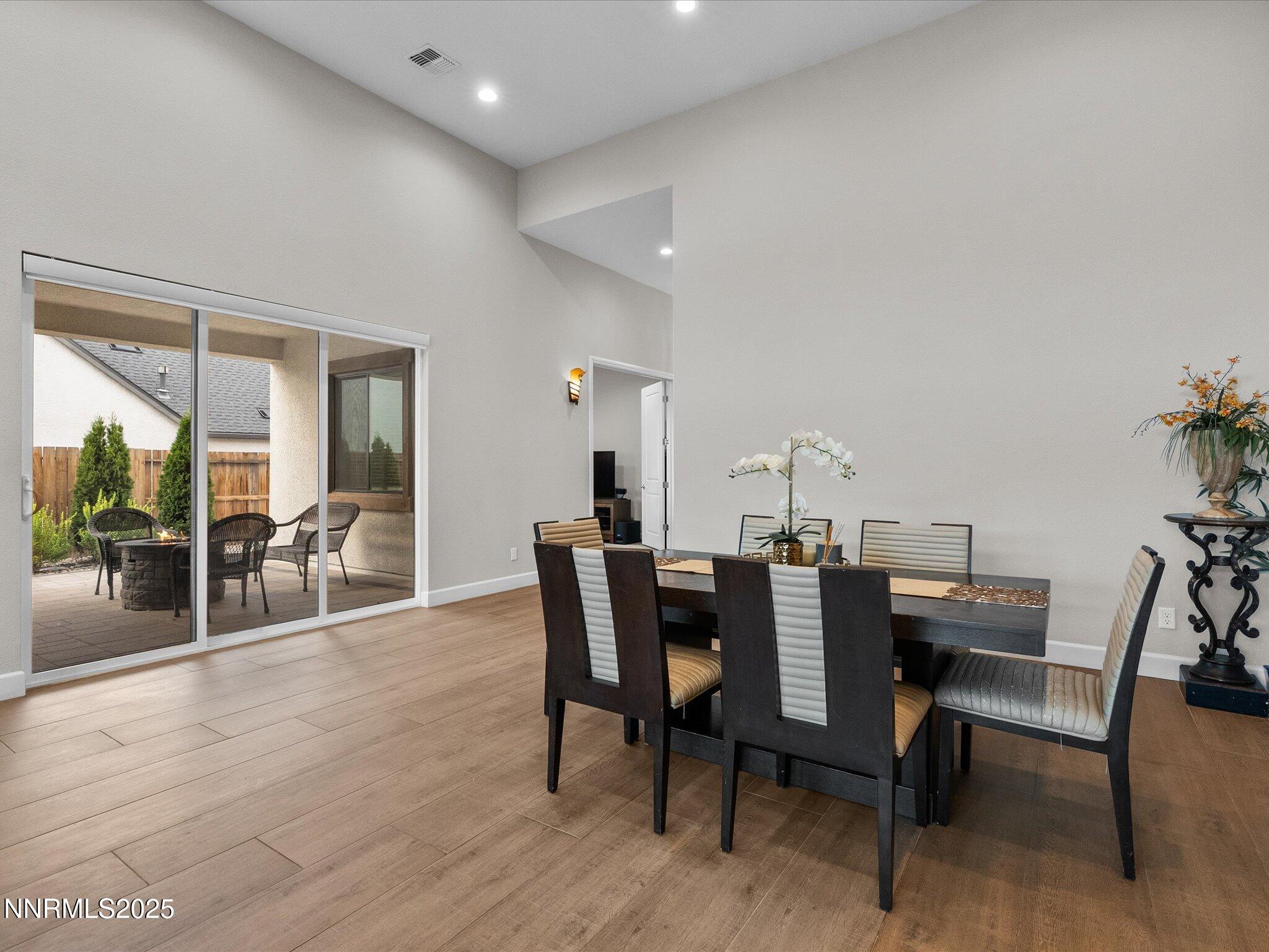 Reno, Nevada, 89521, United States, 3 Bedrooms Bedrooms, ,4 BathroomsBathrooms,Residential,Active,1884971