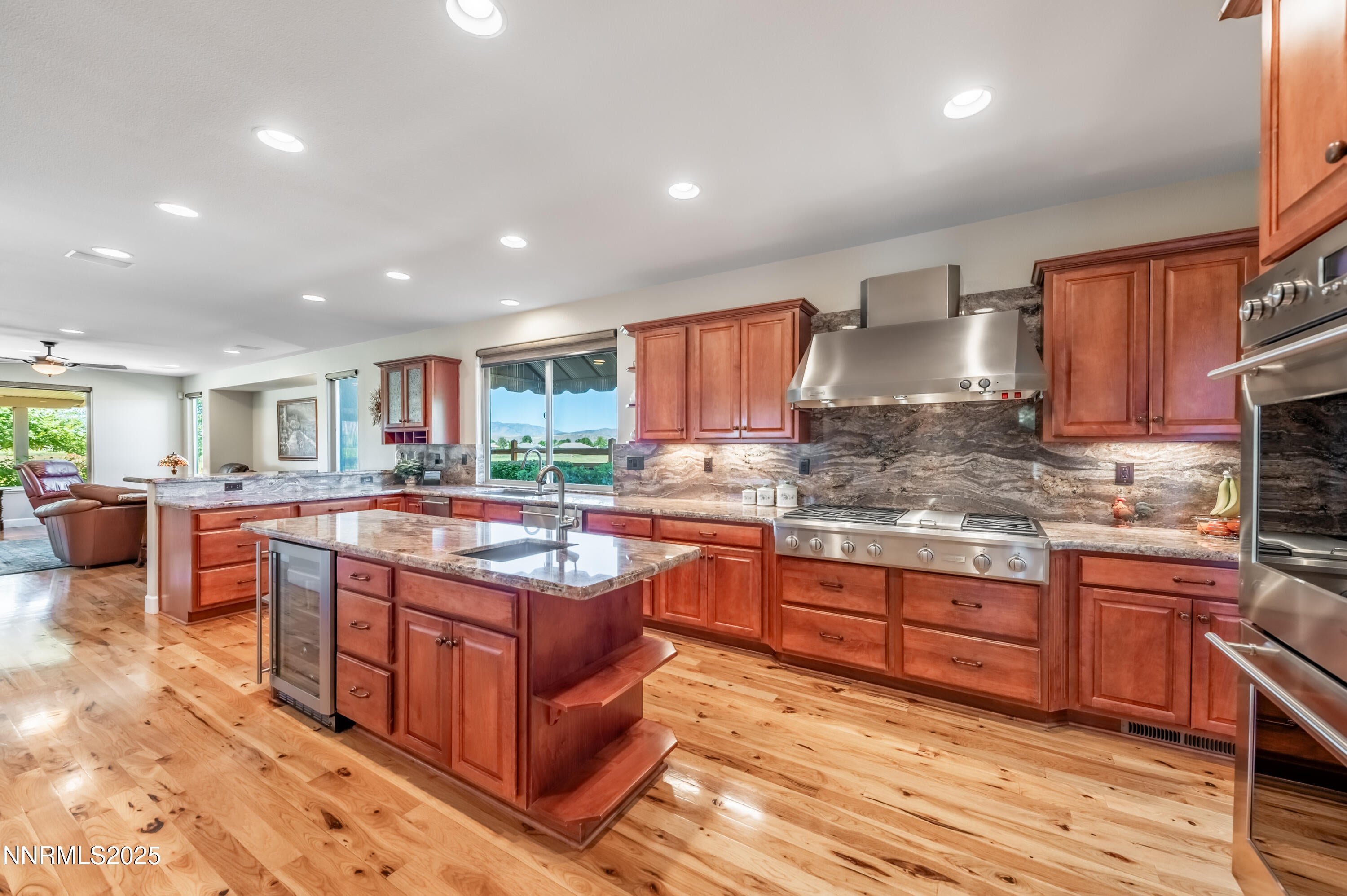 Sparks, Nevada, 89436, United States, 4 Bedrooms Bedrooms, ,4 BathroomsBathrooms,Residential,Active,1909057