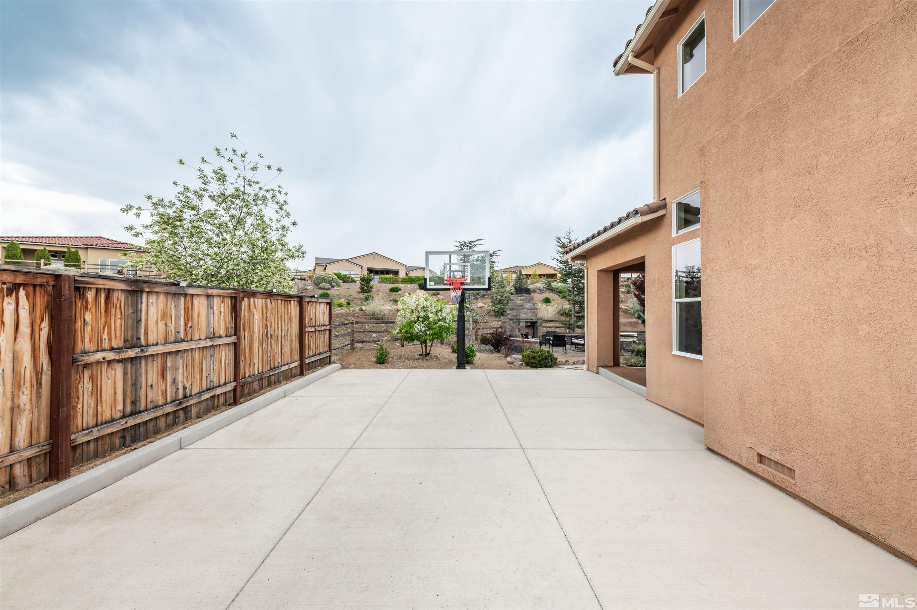 Reno, Nevada, 89511, United States, 5 Bedrooms Bedrooms, ,6 BathroomsBathrooms,Residential,Active,1781522