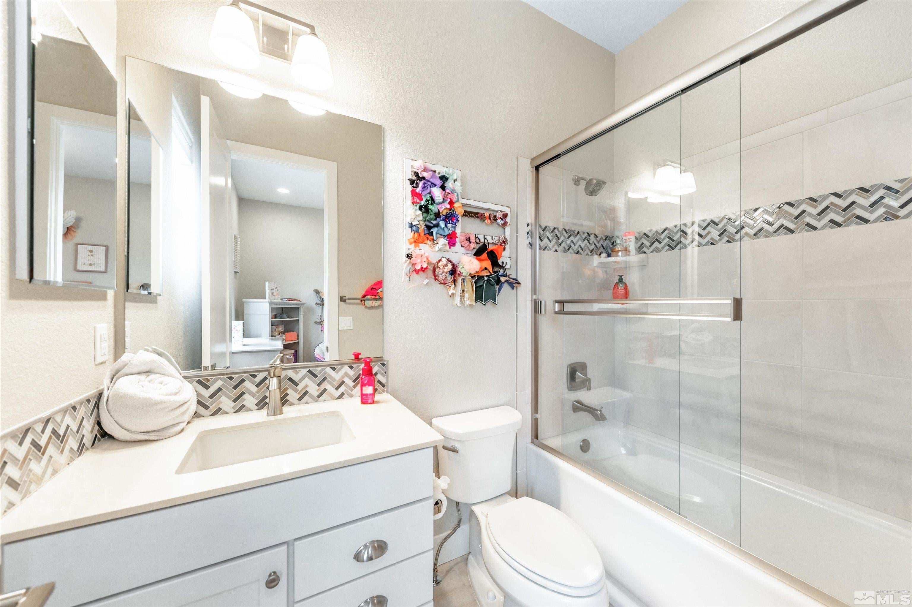 Reno, Nevada, 89511, United States, 5 Bedrooms Bedrooms, ,6 BathroomsBathrooms,Residential,Active,1781522