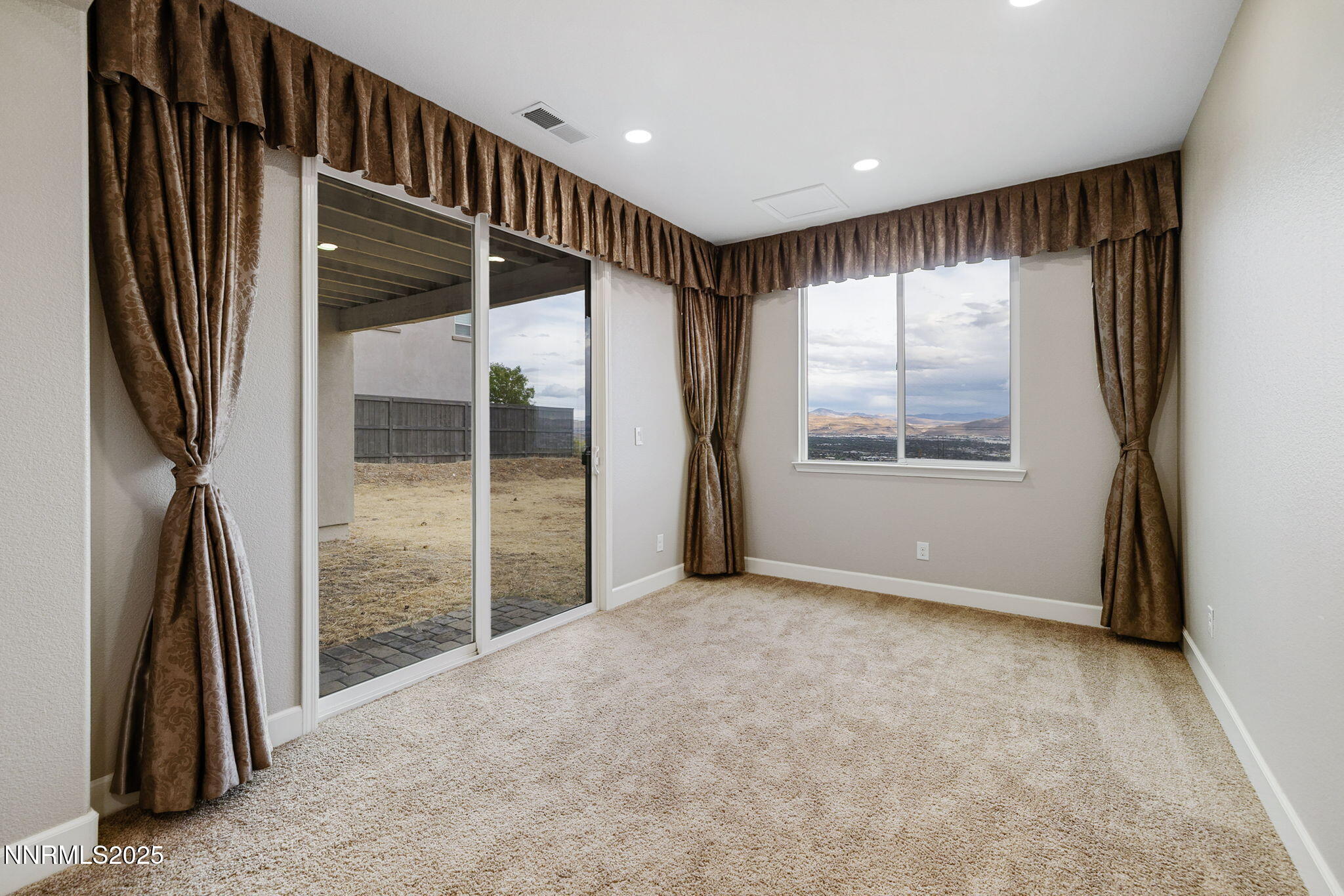 Reno, Nevada, 89512, United States, 5 Bedrooms Bedrooms, ,4 BathroomsBathrooms,Residential,Active,1945309