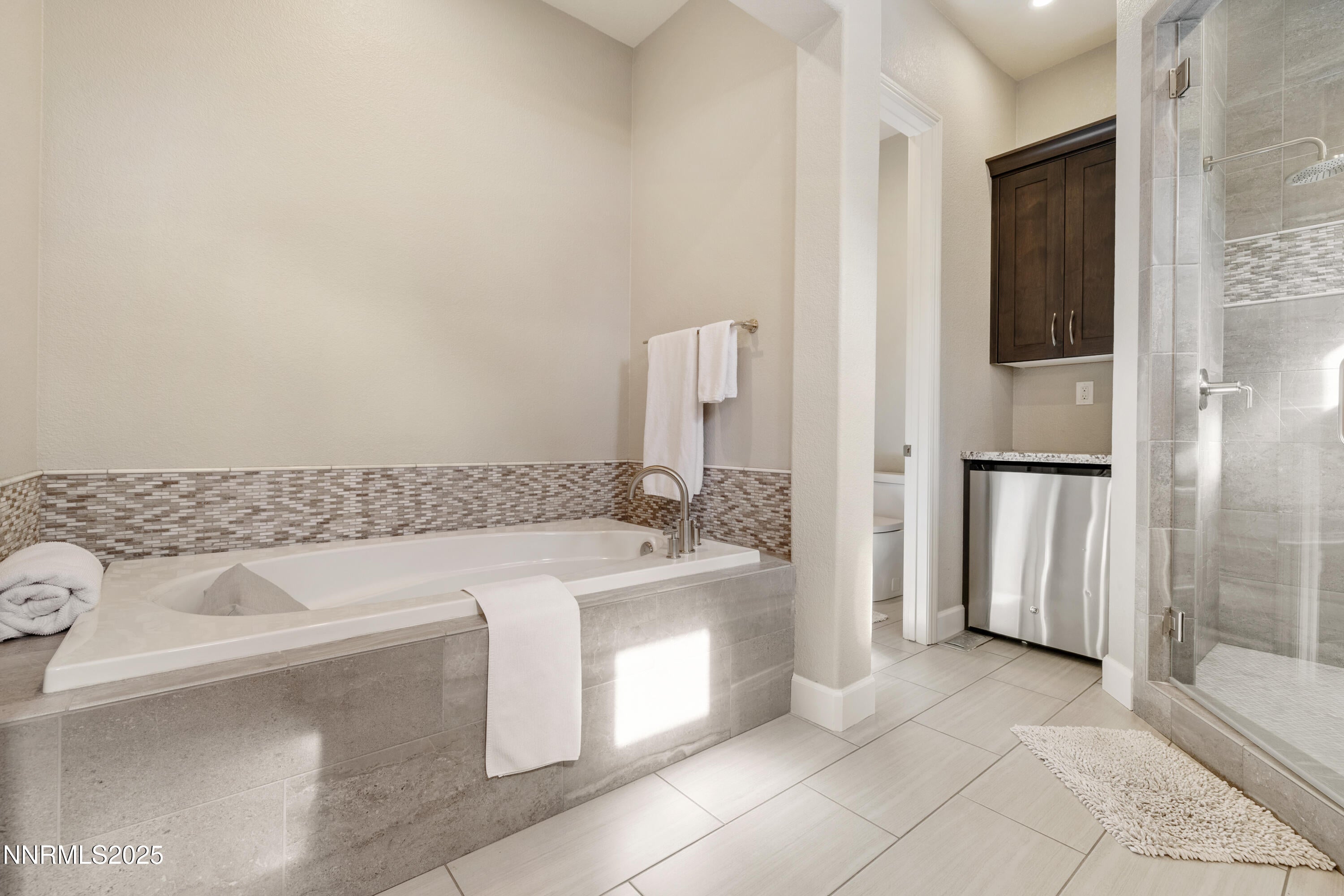 Reno, Nevada, 89511, United States, 5 Bedrooms Bedrooms, ,4 BathroomsBathrooms,Residential,Active,1985857