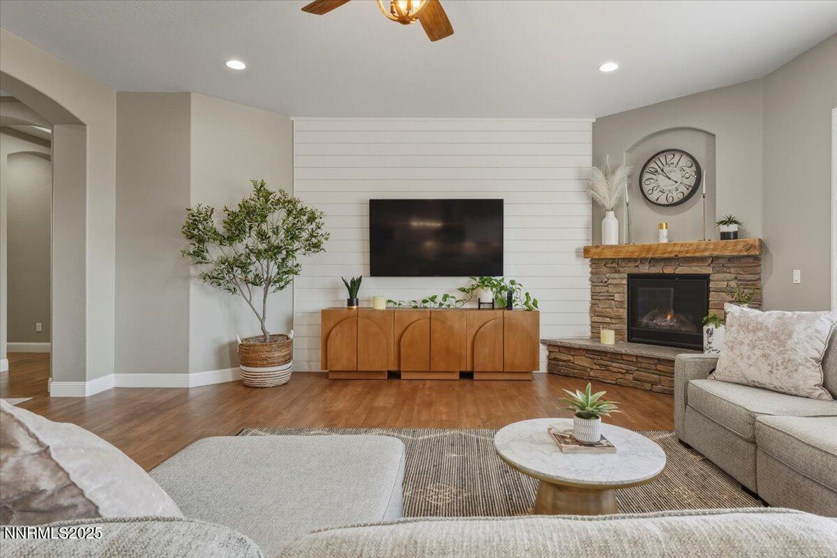 Sparks, Nevada, 89441, United States, 5 Bedrooms Bedrooms, ,4 BathroomsBathrooms,Residential,Active,2001361