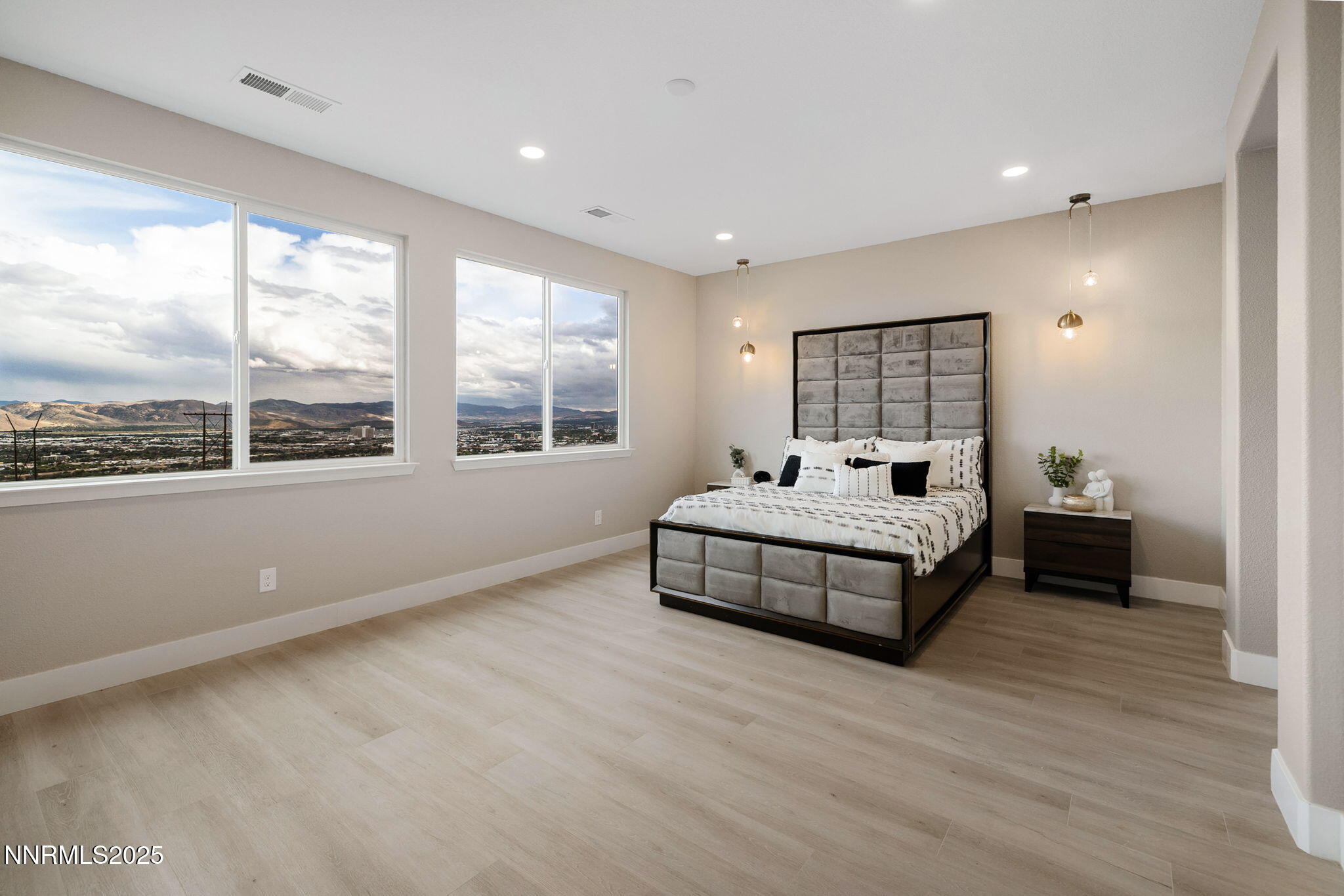 Reno, Nevada, 89512, United States, 5 Bedrooms Bedrooms, ,4 BathroomsBathrooms,Residential,Active,1945309