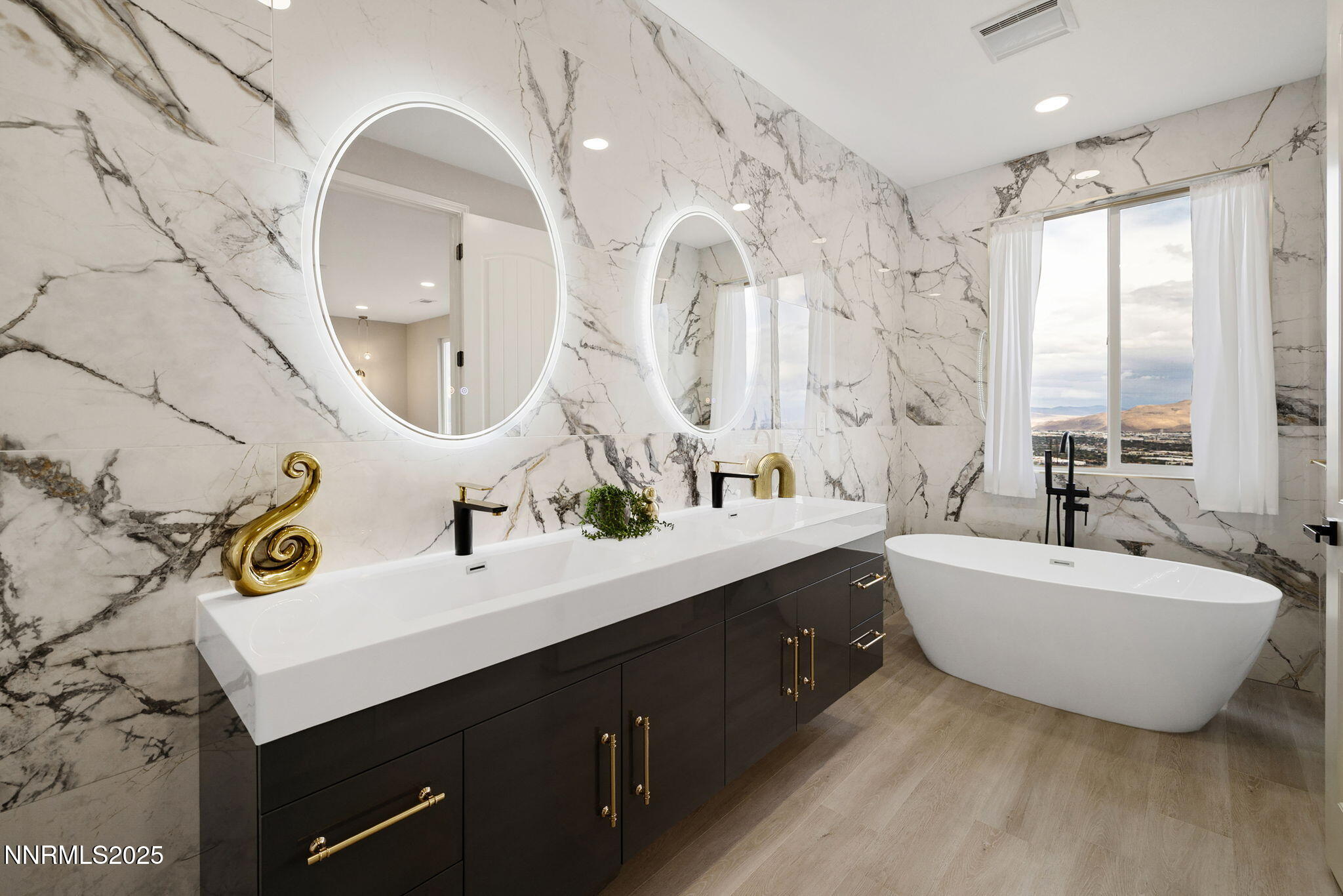 Reno, Nevada, 89512, United States, 5 Bedrooms Bedrooms, ,4 BathroomsBathrooms,Residential,Active,1945309