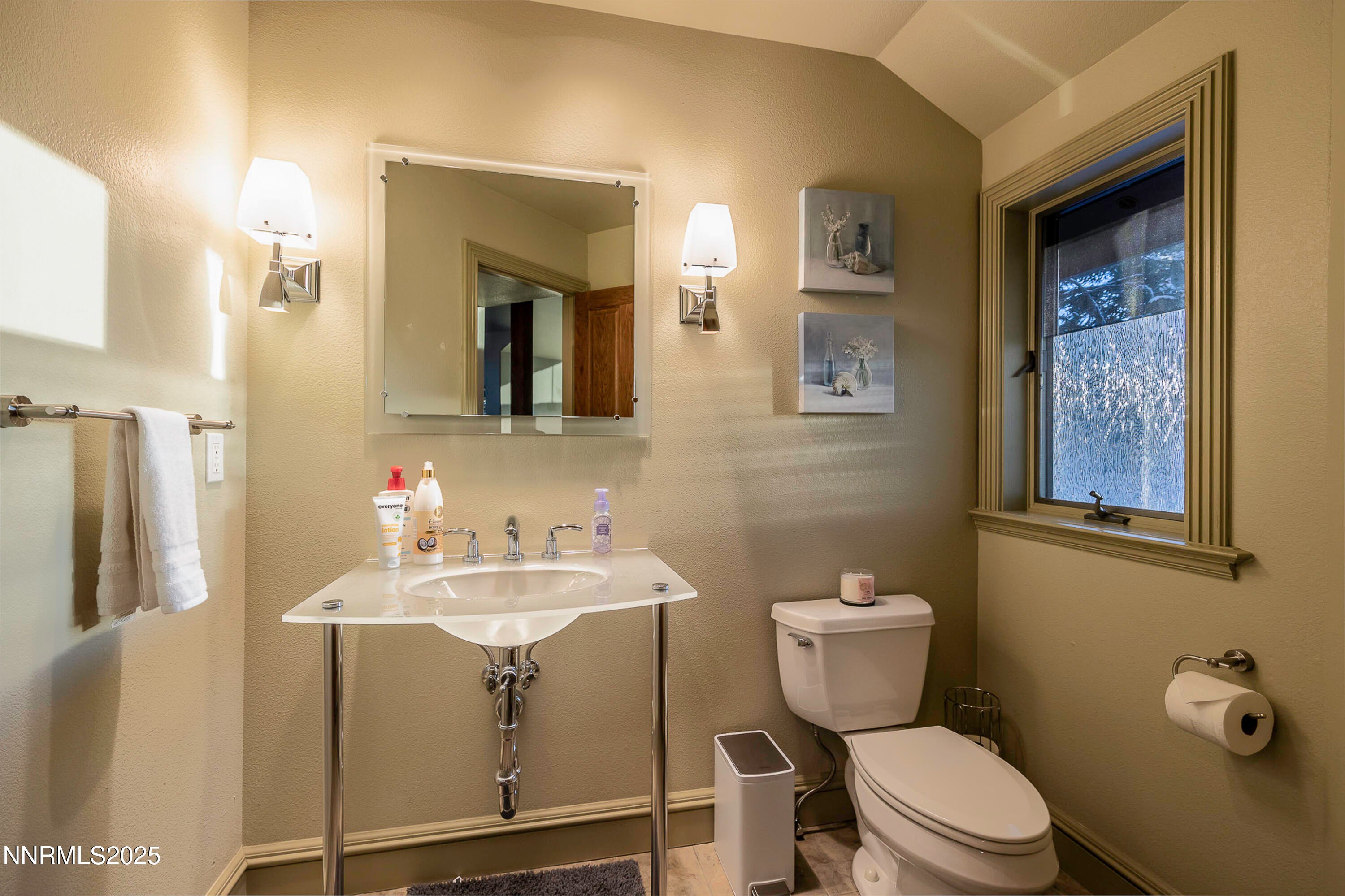Stateline, Nevada, 89449, United States, 4 Bedrooms Bedrooms, ,5 BathroomsBathrooms,Residential,Active,1824502