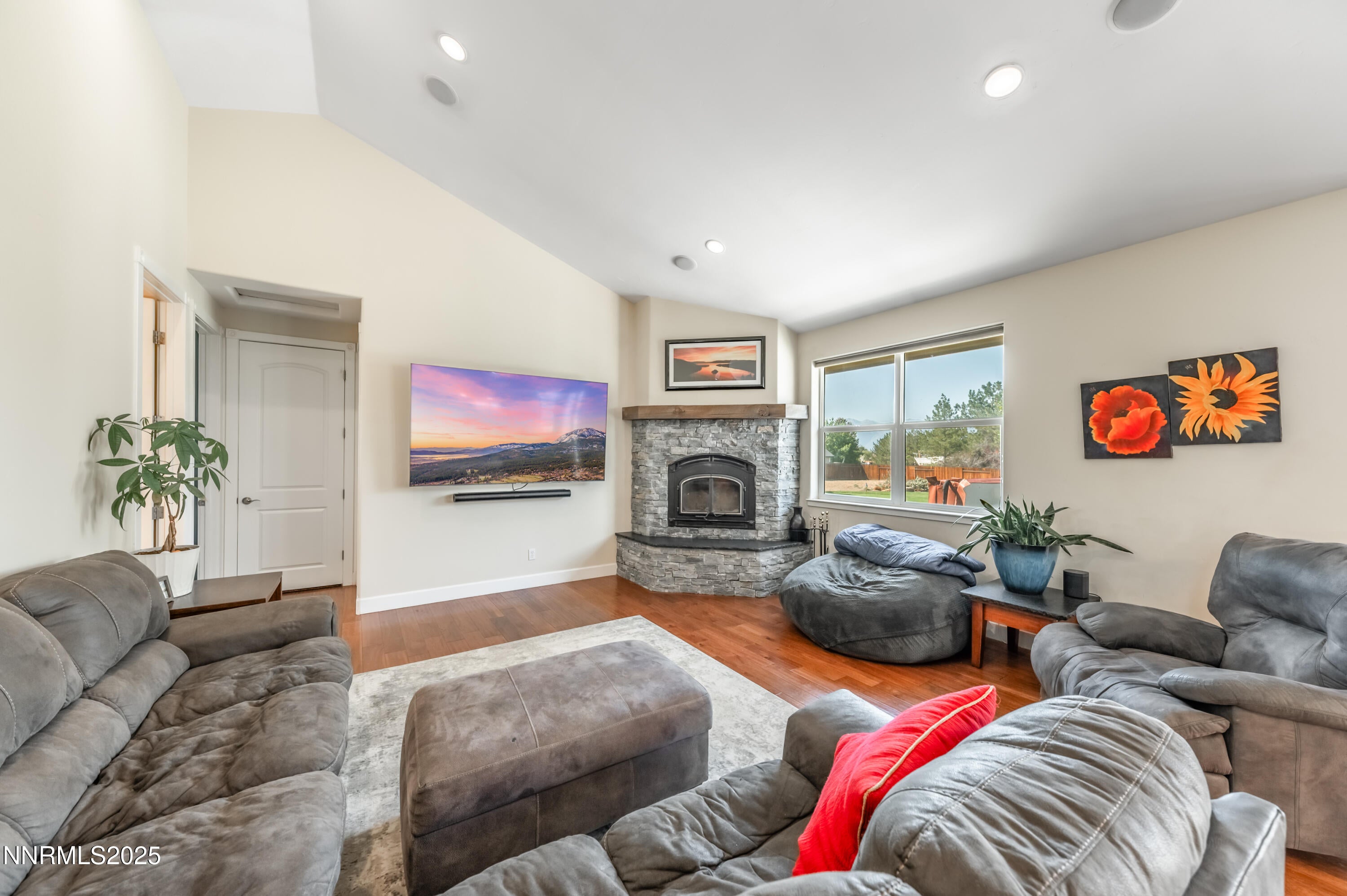 Minden, Nevada, 89423, United States, 4 Bedrooms Bedrooms, ,3 BathroomsBathrooms,Residential,Active,1987210