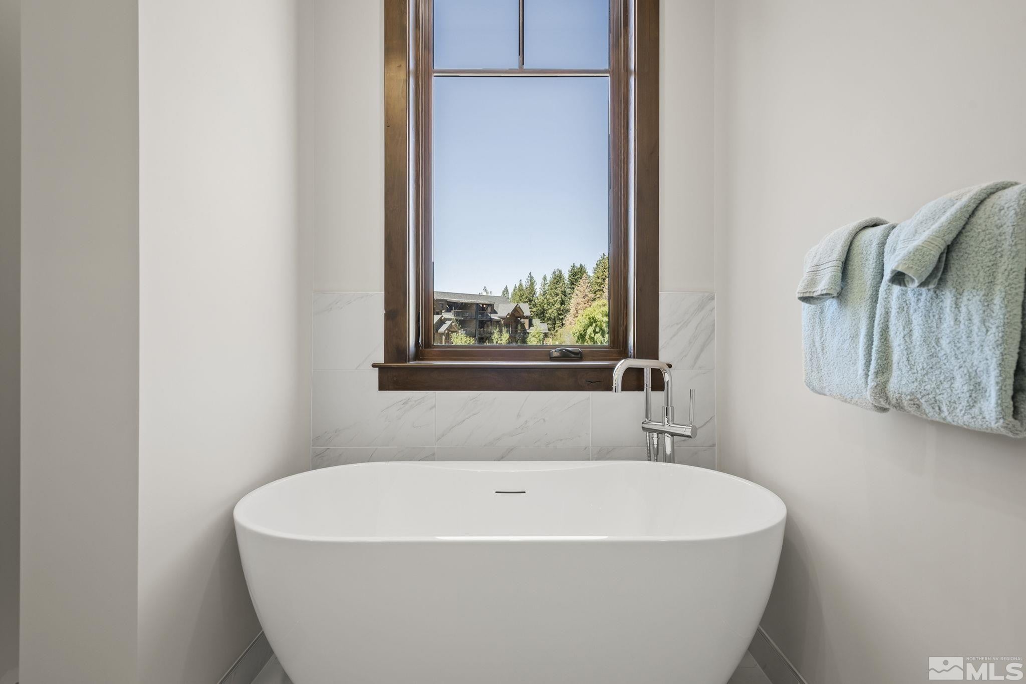 Stateline, Nevada, 89449, United States, 4 Bedrooms Bedrooms, ,4 BathroomsBathrooms,Residential,Active,1992284