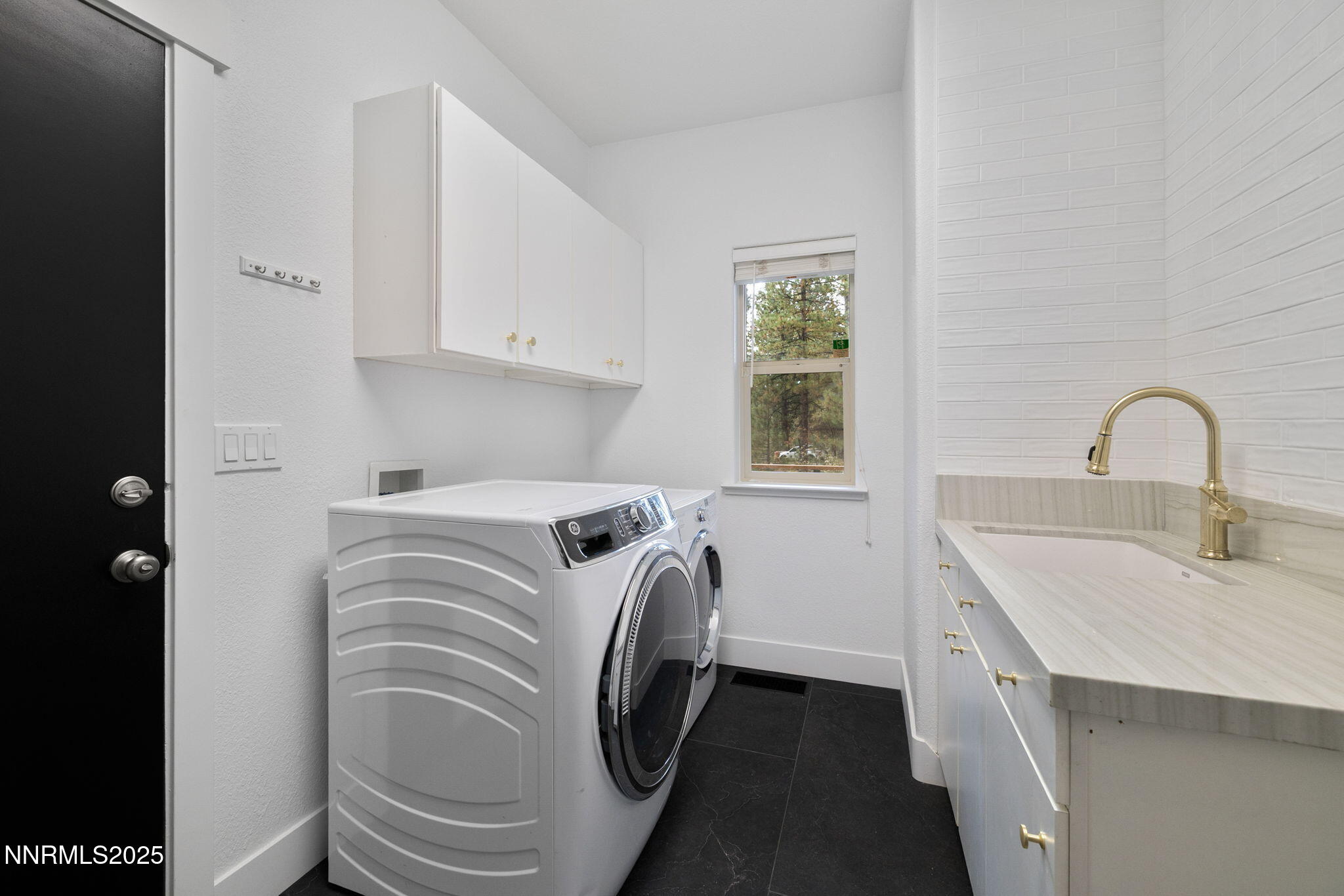 Reno, Nevada, 89511, United States, 5 Bedrooms Bedrooms, ,4 BathroomsBathrooms,Residential,Active,1952602