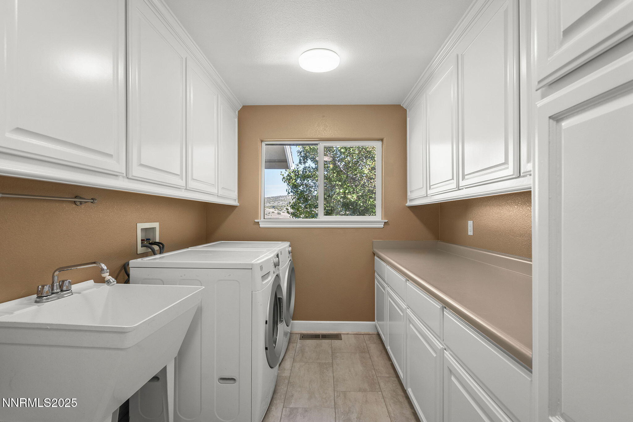 Gardnerville, Nevada, 89410, United States, 5 Bedrooms Bedrooms, ,3 BathroomsBathrooms,Residential,Active,1969778