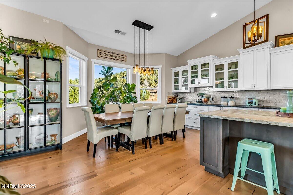 Reno, Nevada, 89521, United States, 5 Bedrooms Bedrooms, ,5 BathroomsBathrooms,Residential,Active,1894204